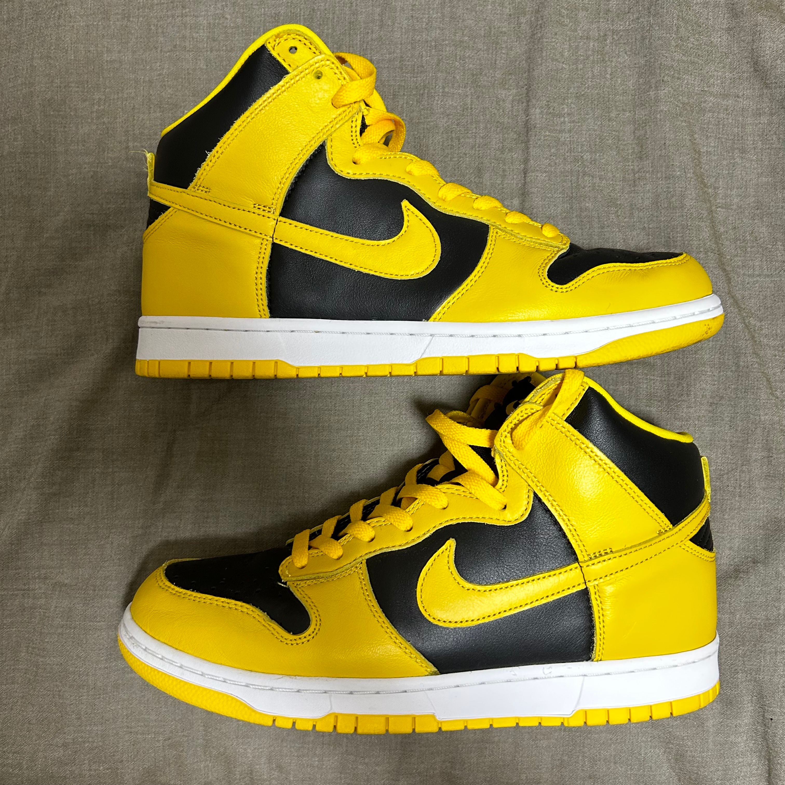 Nike Dunk High "Black/Varsity Maize"
