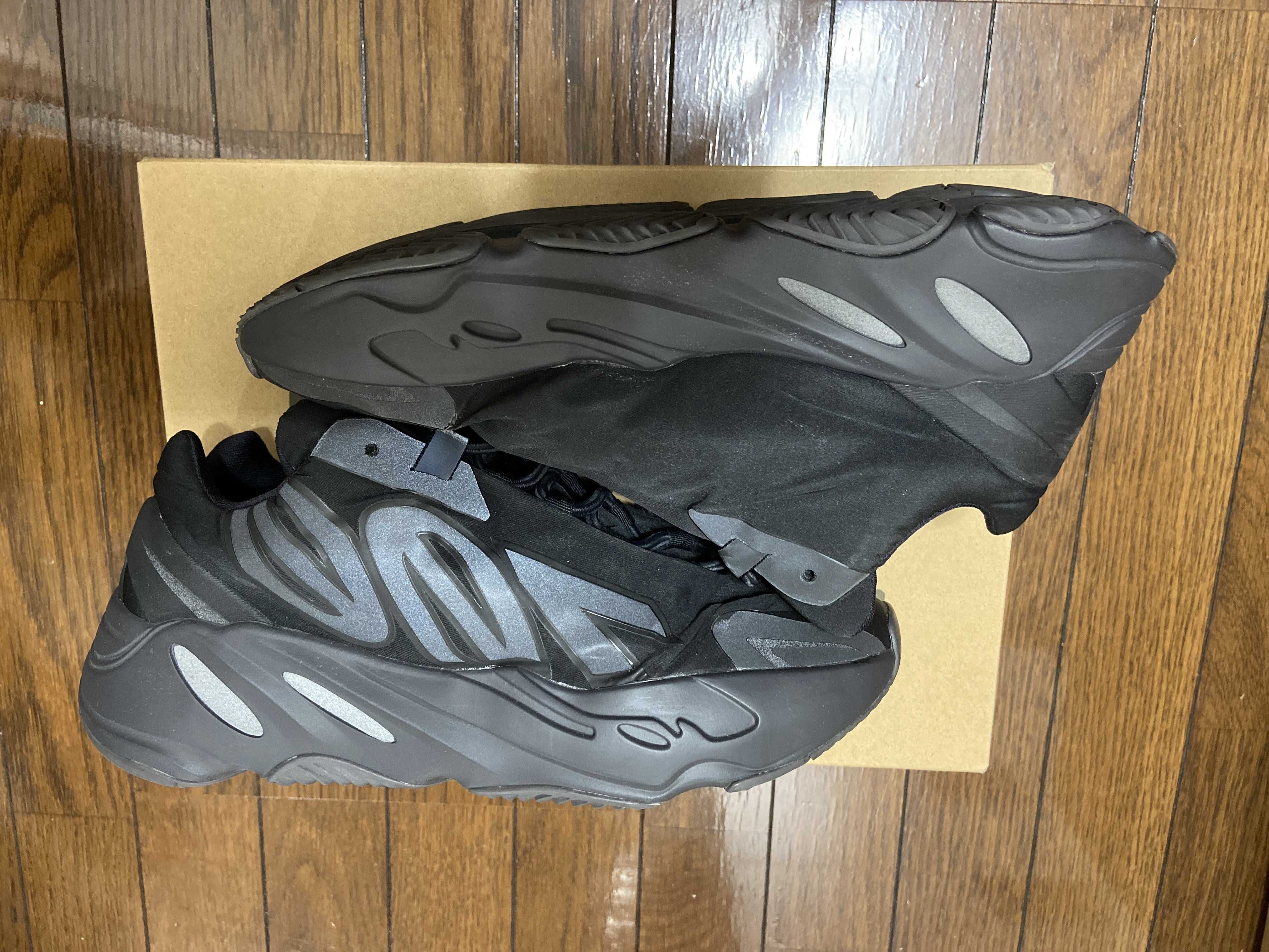 adidas YEEZY Boost 700 MNVN "Black"