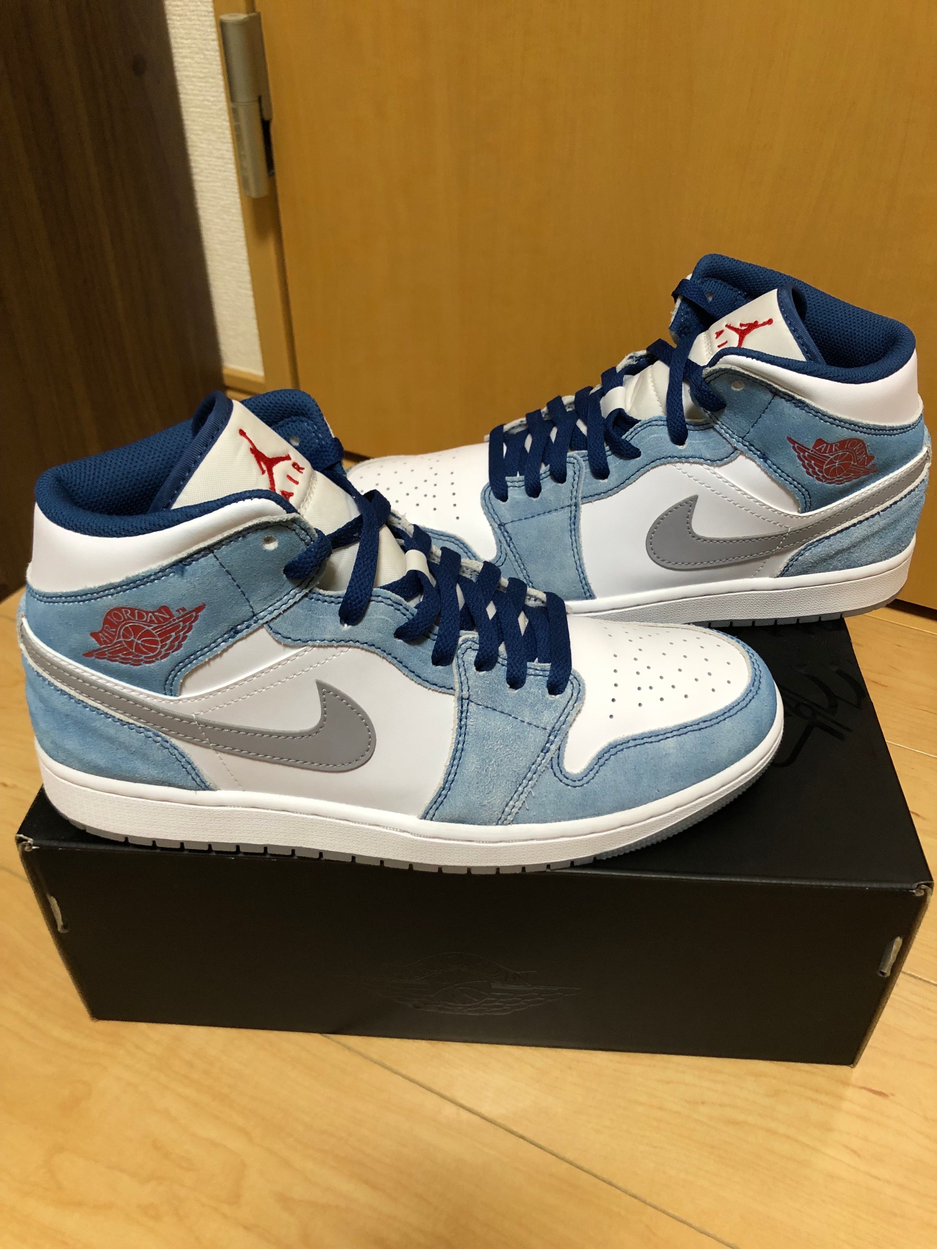Nike Air Jordan 1 Mid SE "White/Hyper Royal/Red"