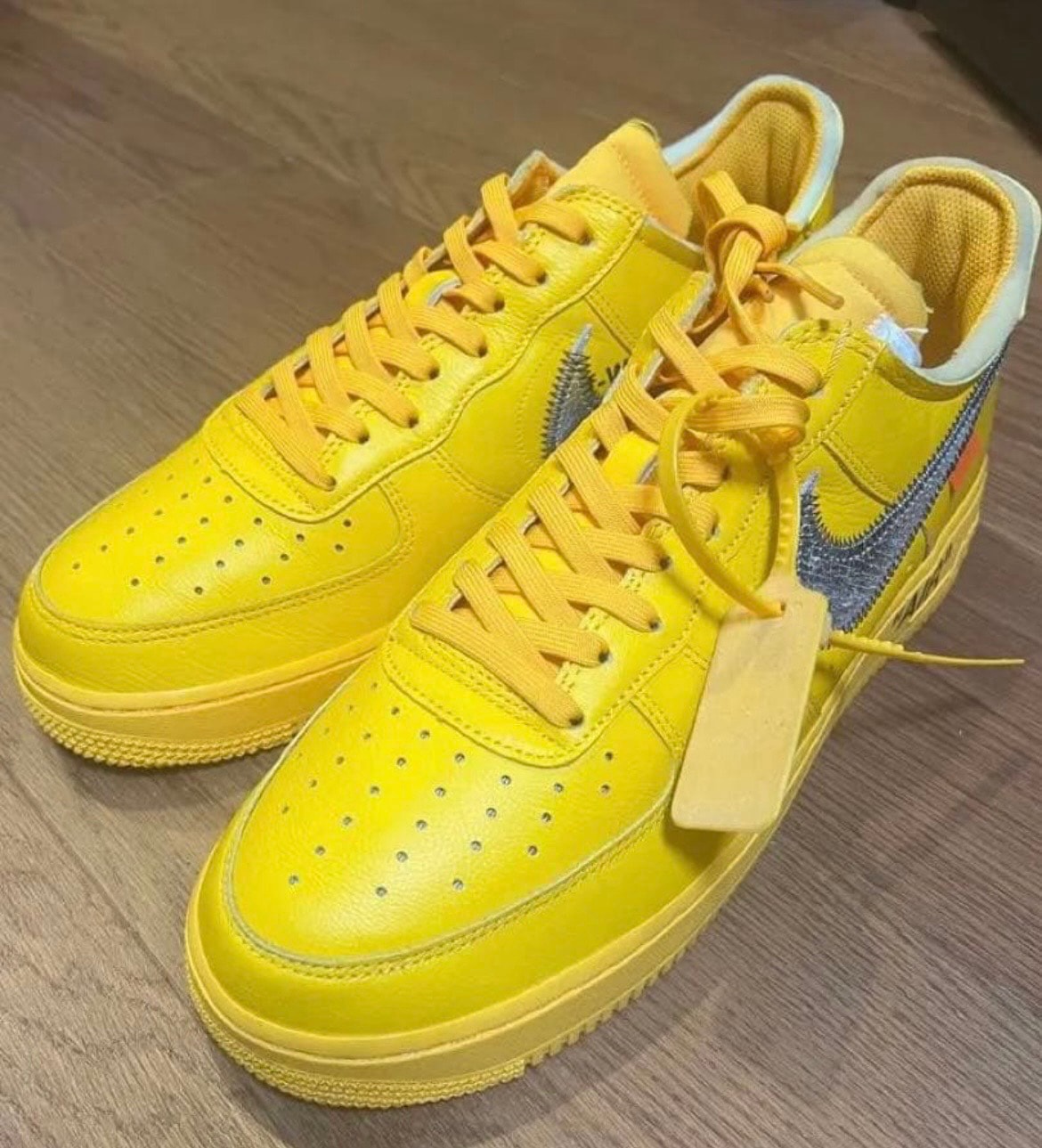 Off-White × Nike Air Force 1 Low "University Gold"
