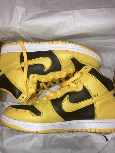 Nike Dunk High "Black/Varsity Maize"