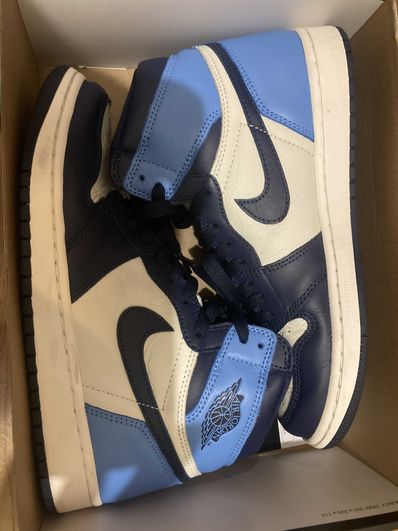 Nike Air Jordan 1 Retro High OG "Obsidian/University Blue"