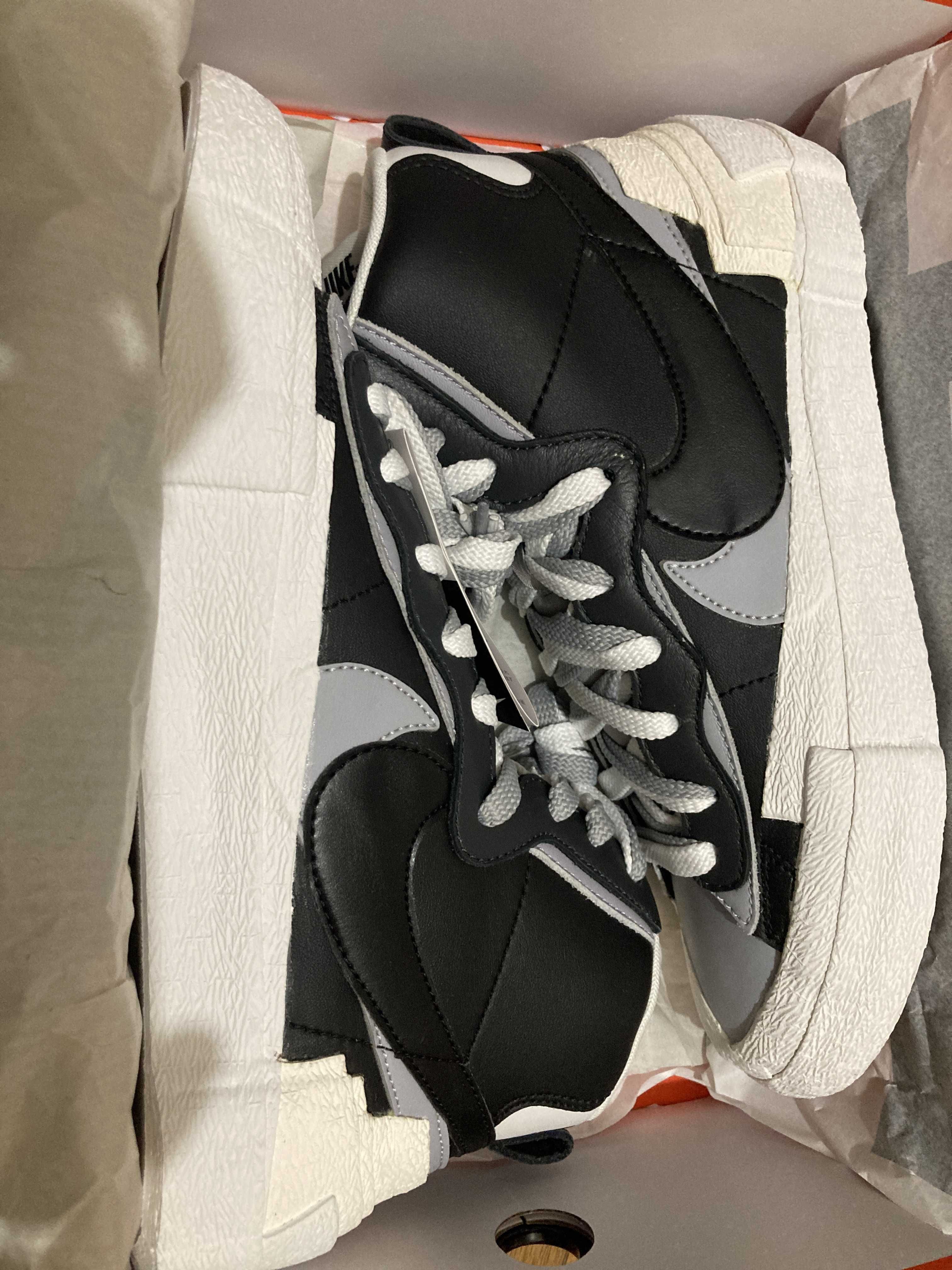 sacai × NIKE BLAZER MID "BLACK/WOLF GREY/WHITE"