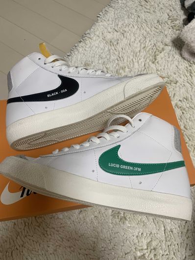 NIKE WMNS MID BLAZER 77