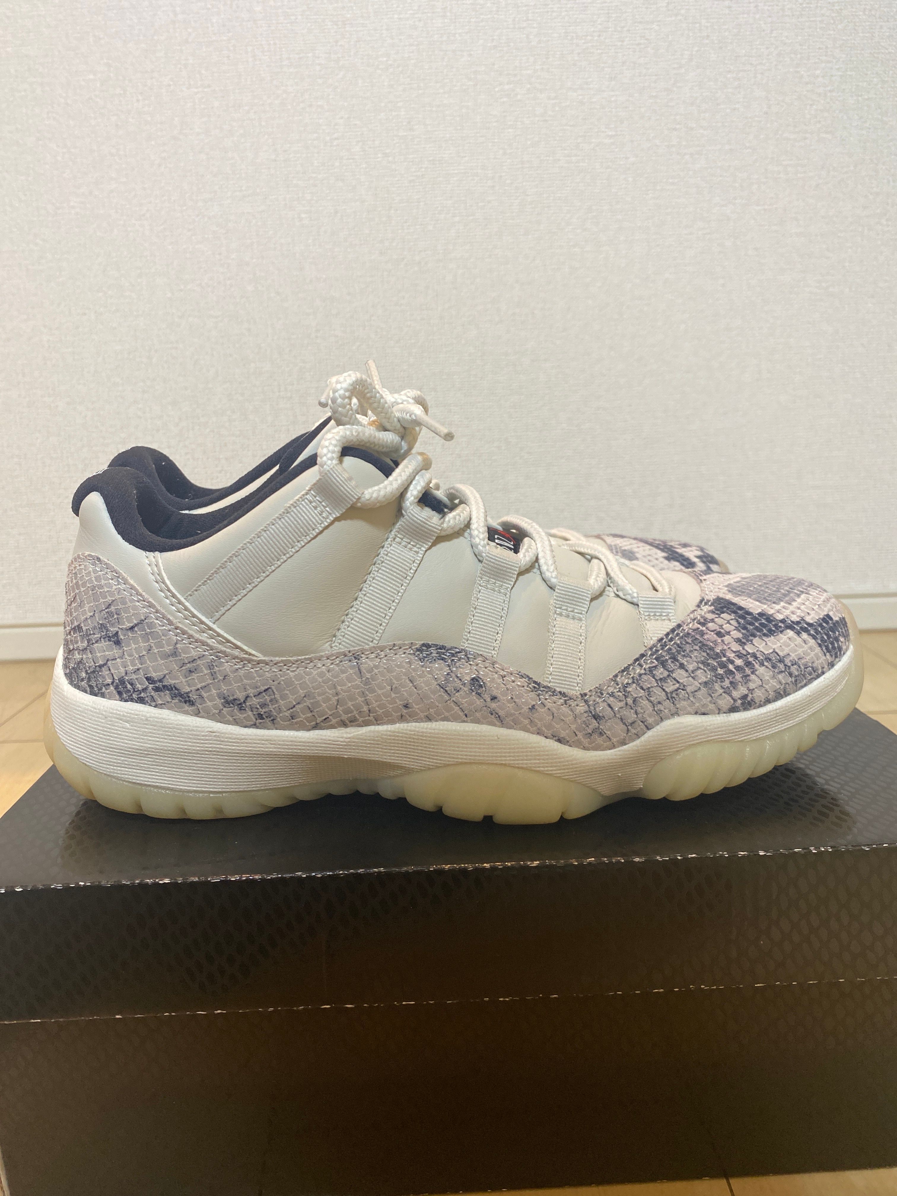 Nike Air Jordan 11 Low Snakeskin "Light Bone/University Red/Sail/Black"
