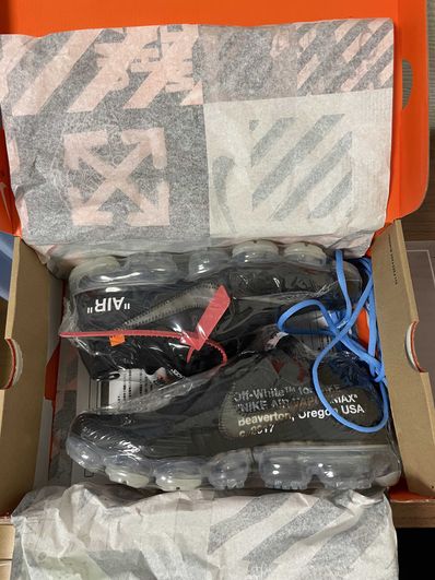 Off-White × Nike Air Vapormax "Black/Total Orange/Clear"