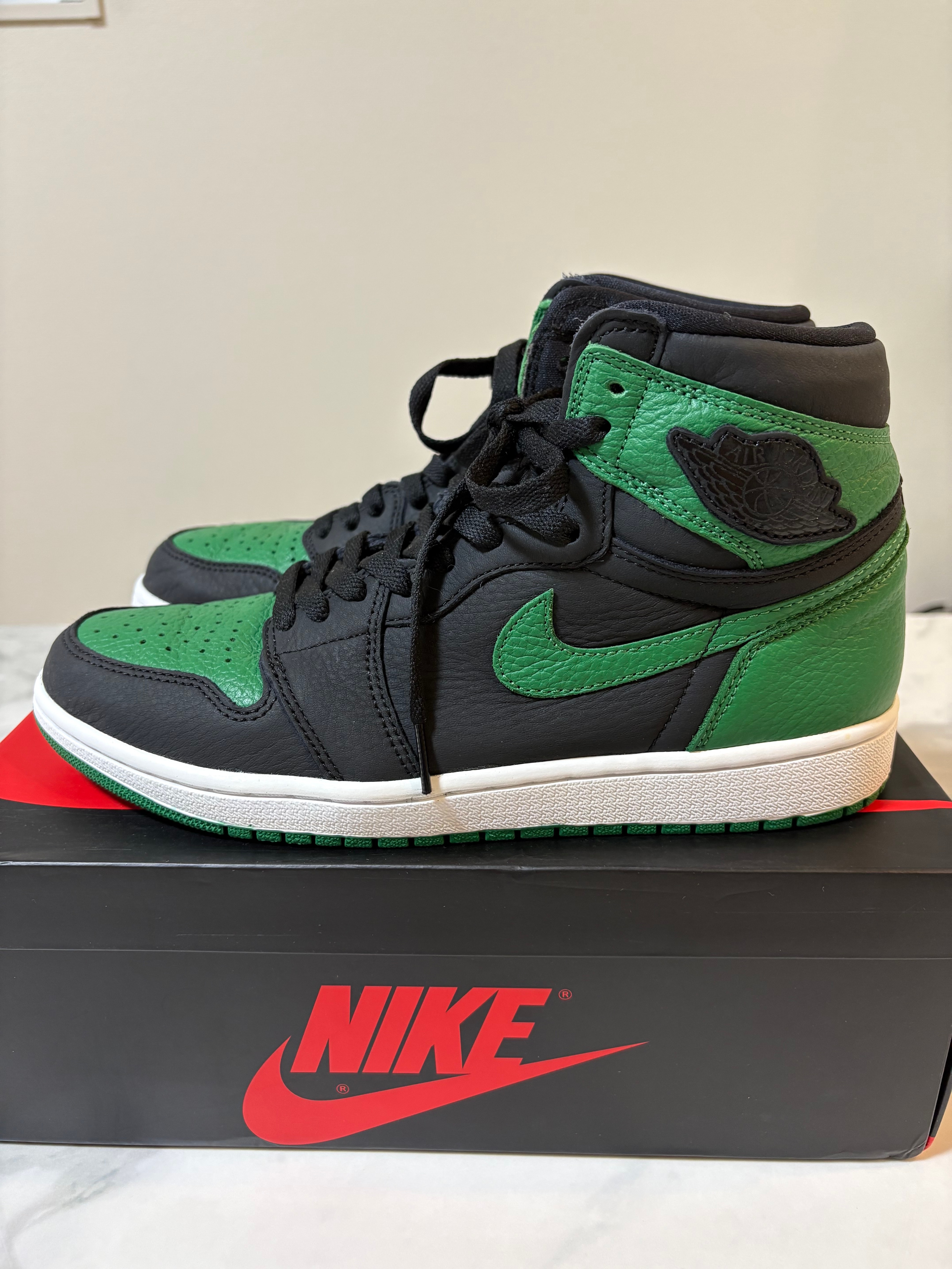 Nike Air Jordan 1 Retro High OG "Black/Pine Green" (2020)