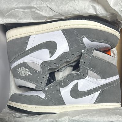 Nike Air Jordan 1 Retro High OG "Black and Smoke Grey"