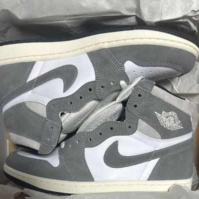 Nike Air Jordan 1 Retro High OG "Black and Smoke Grey"