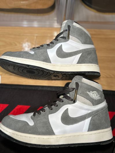 Nike Air Jordan 1 Retro High OG "Black and Smoke Grey"