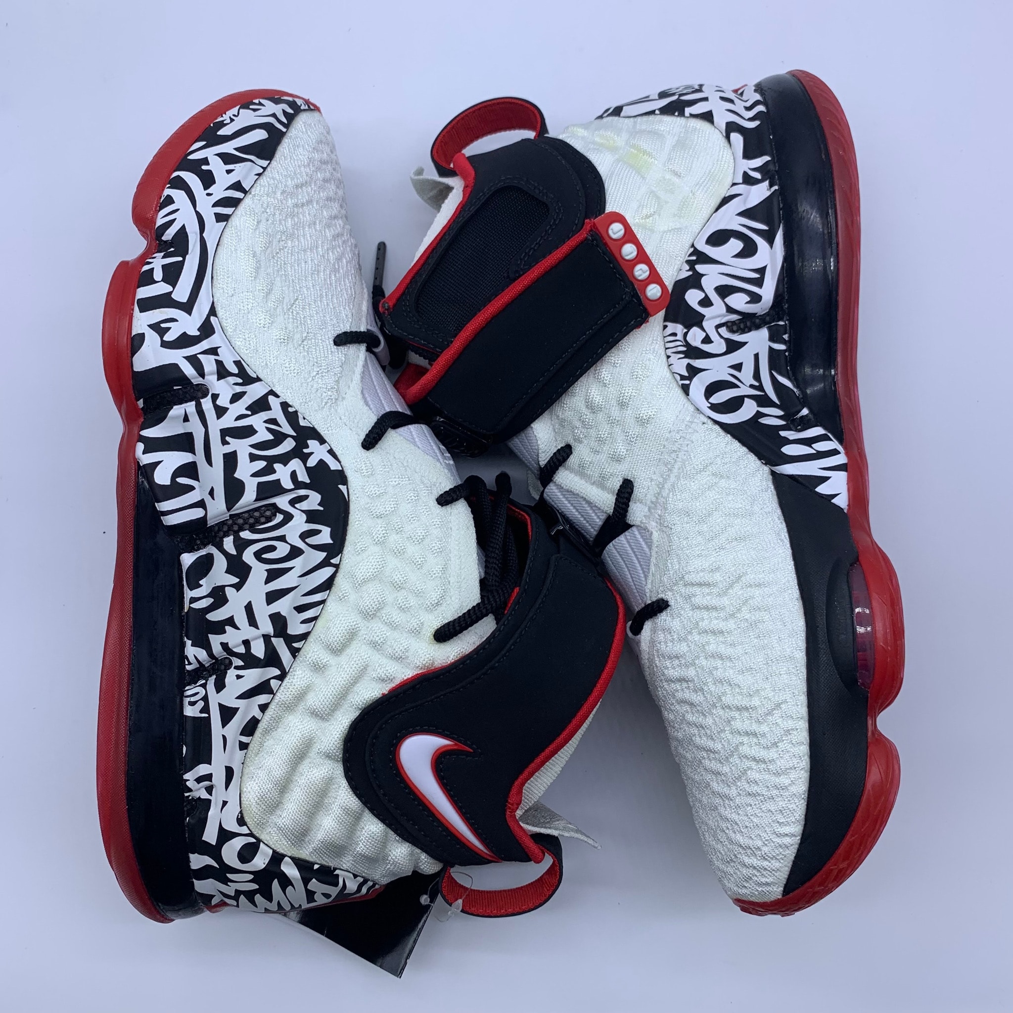 NIKE LEBRON XVII GRAFFITI 