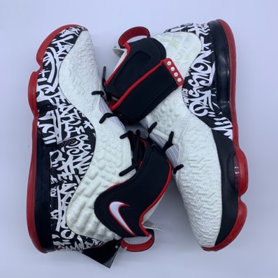 NIKE LEBRON XVII GRAFFITI