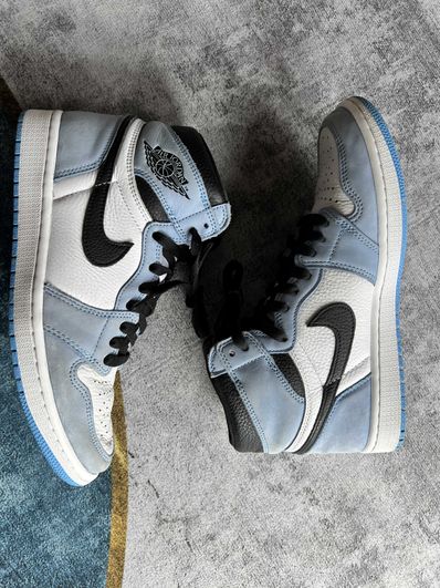 Nike Air Jordan 1 High OG "University Blue"