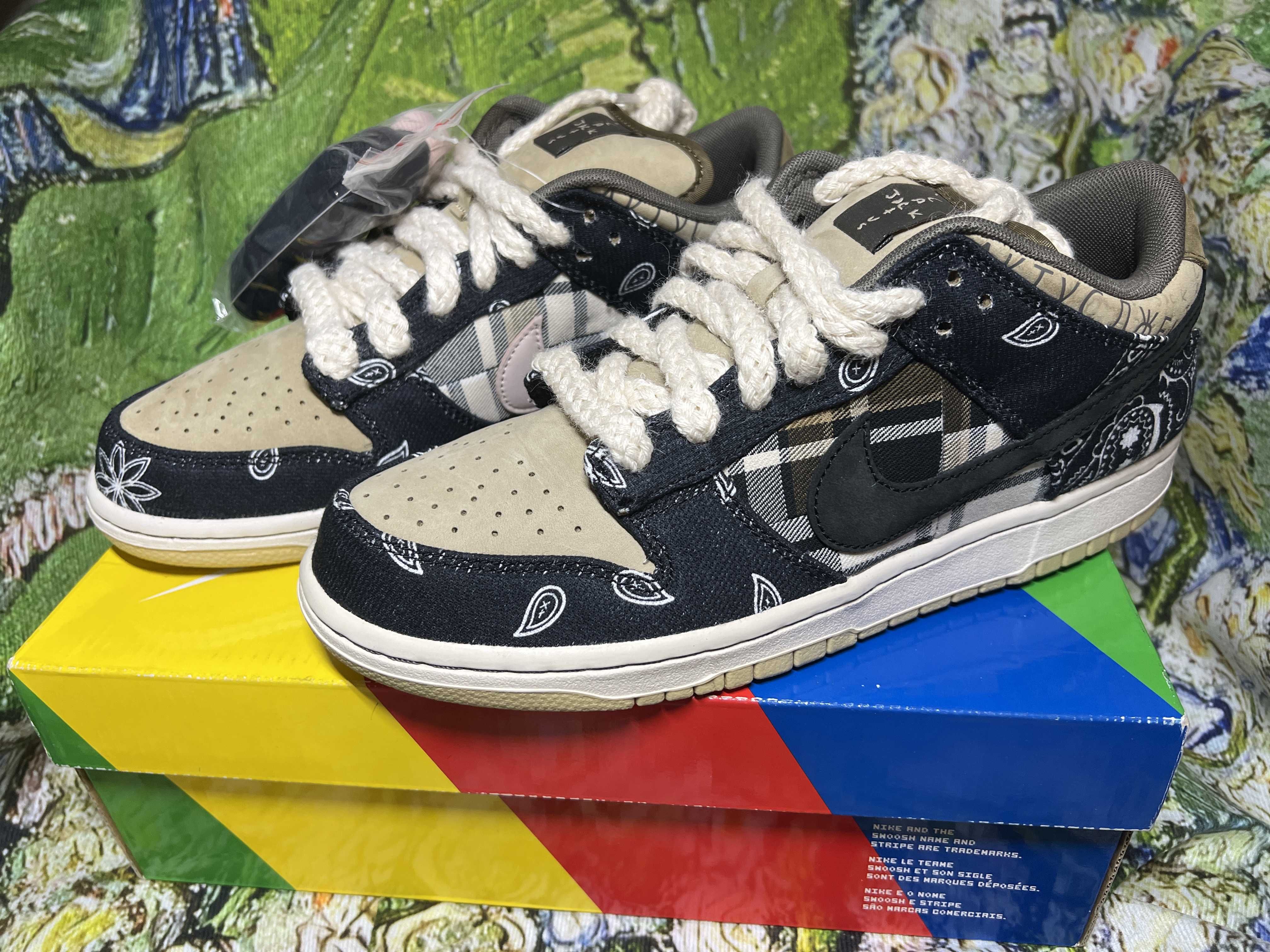 Travis Scott × Nike SB Dunk Low "Black/Parachute Beige"