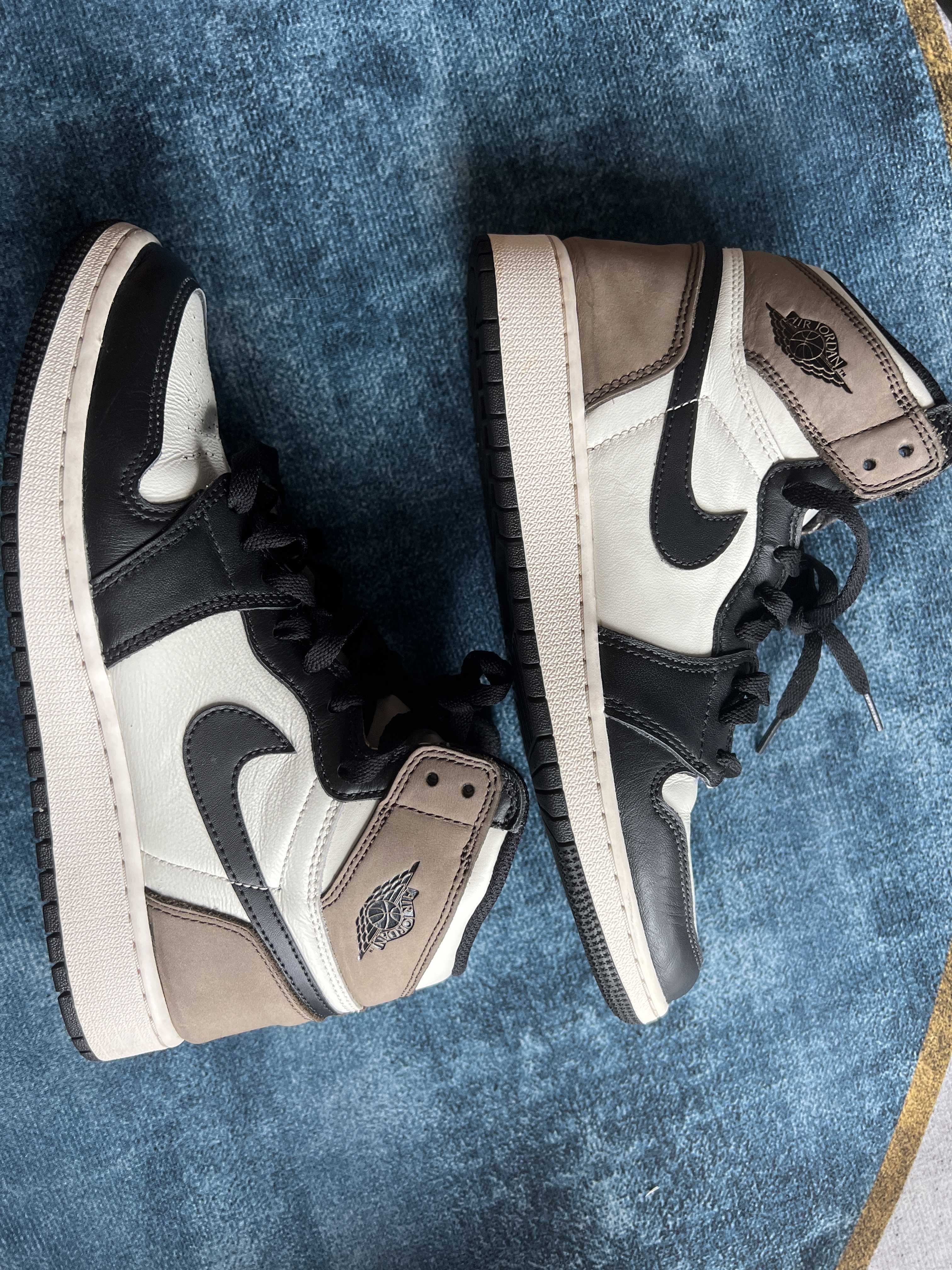 Nike GS Air Jordan 1 High OG "Sail/Dark Mocha/Black"
