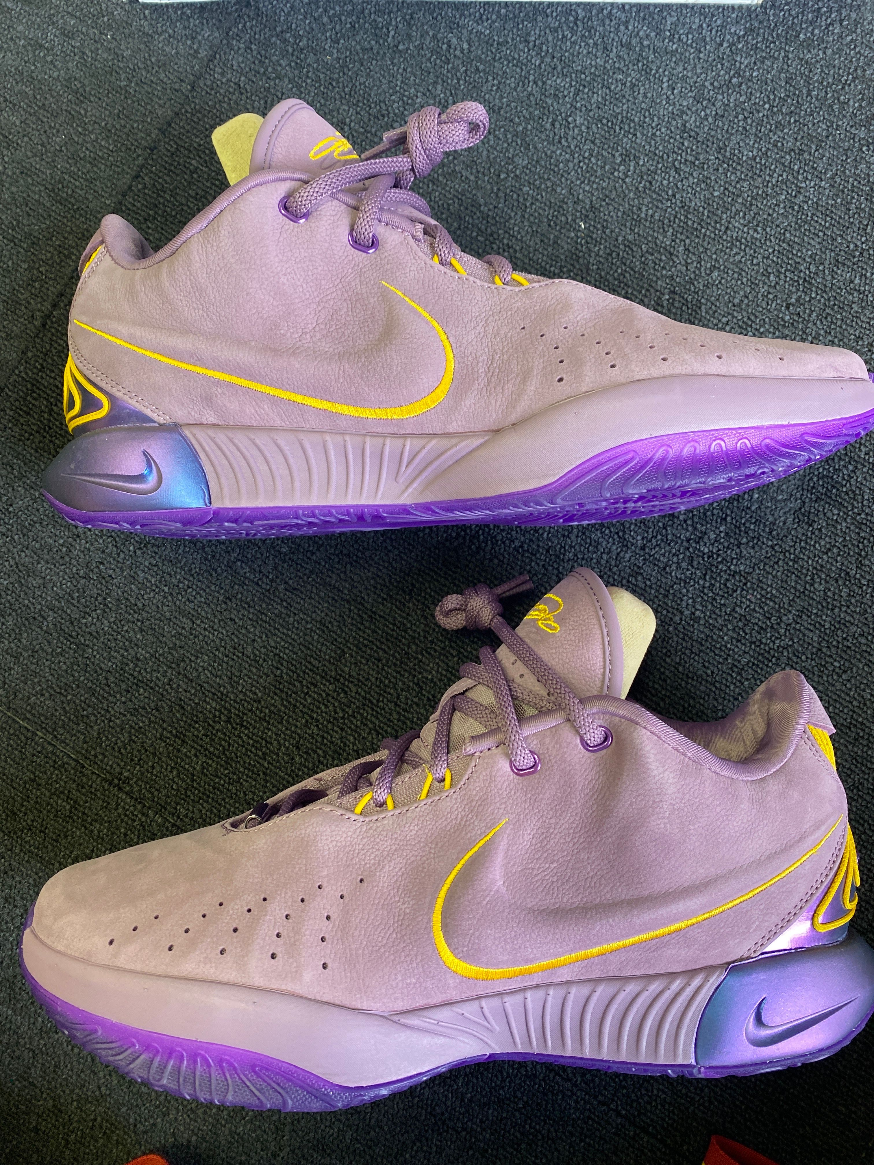 Nike LeBron 21 "Purple Rain"