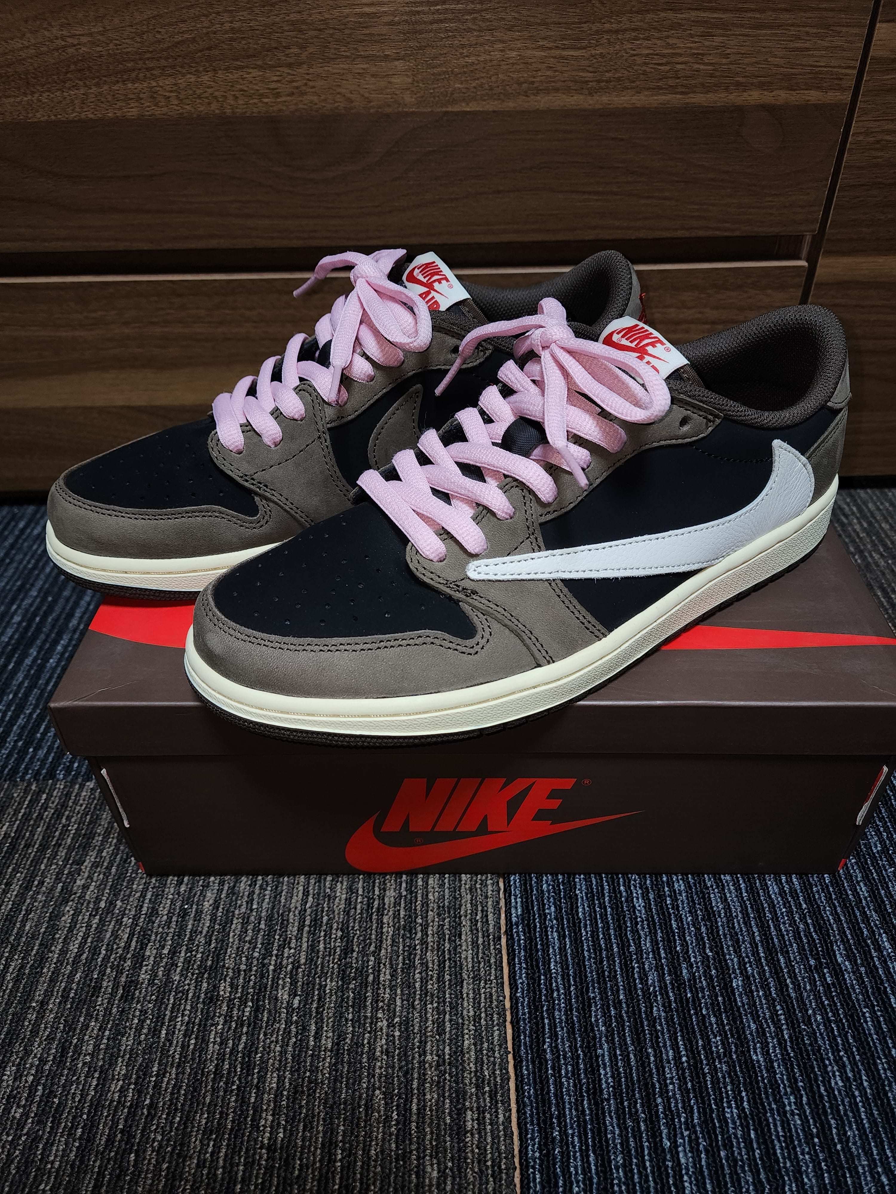 Travis Scott × Nike Air Jordan 1 Low OG SP-T  "Black/Dark Mocha"