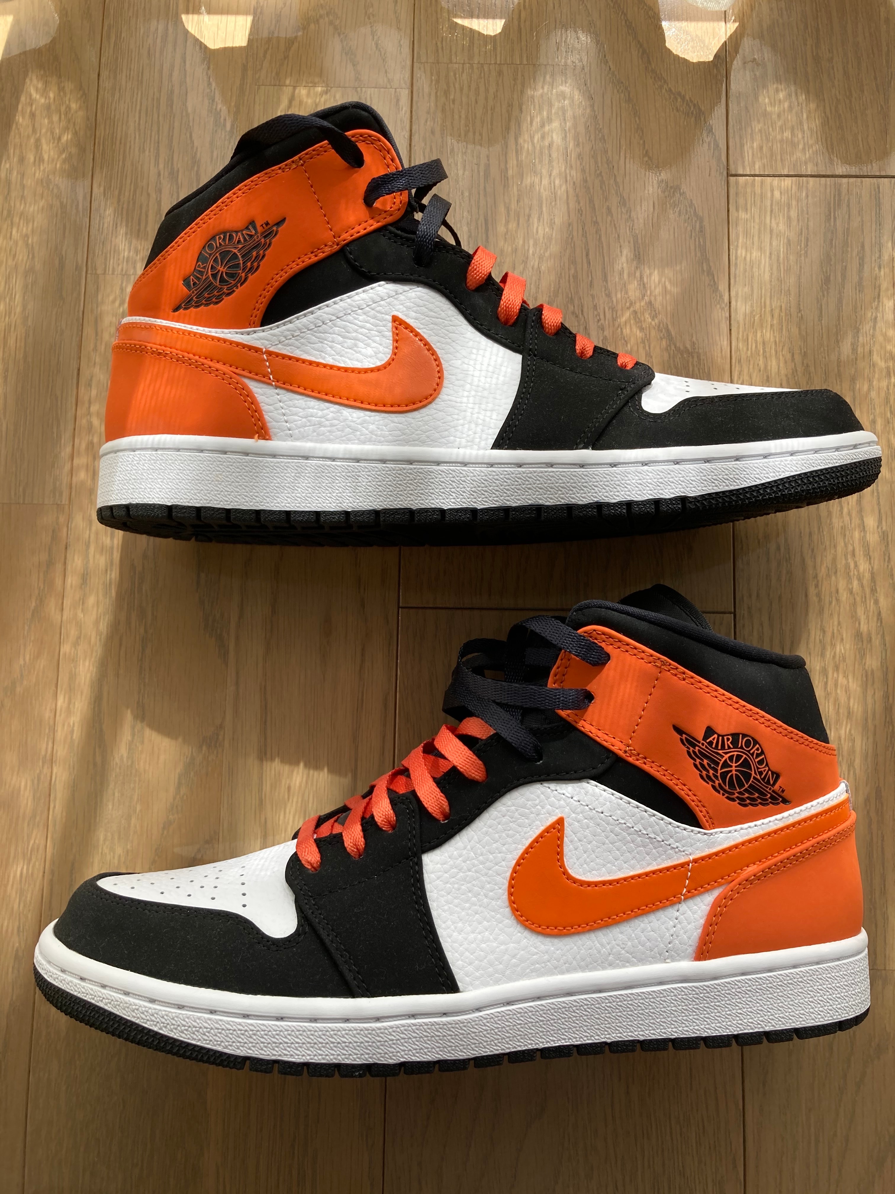 Nike Air Jordan 1 Mid "Shattered Backboard"