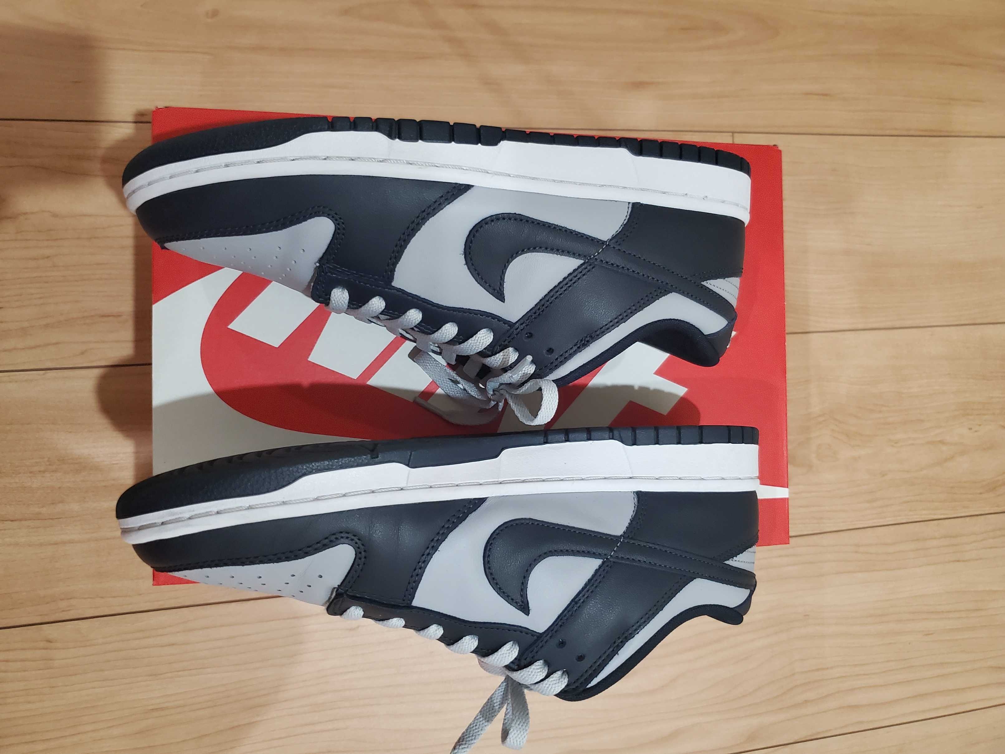 Nike Dunk Low "Championship Grey"