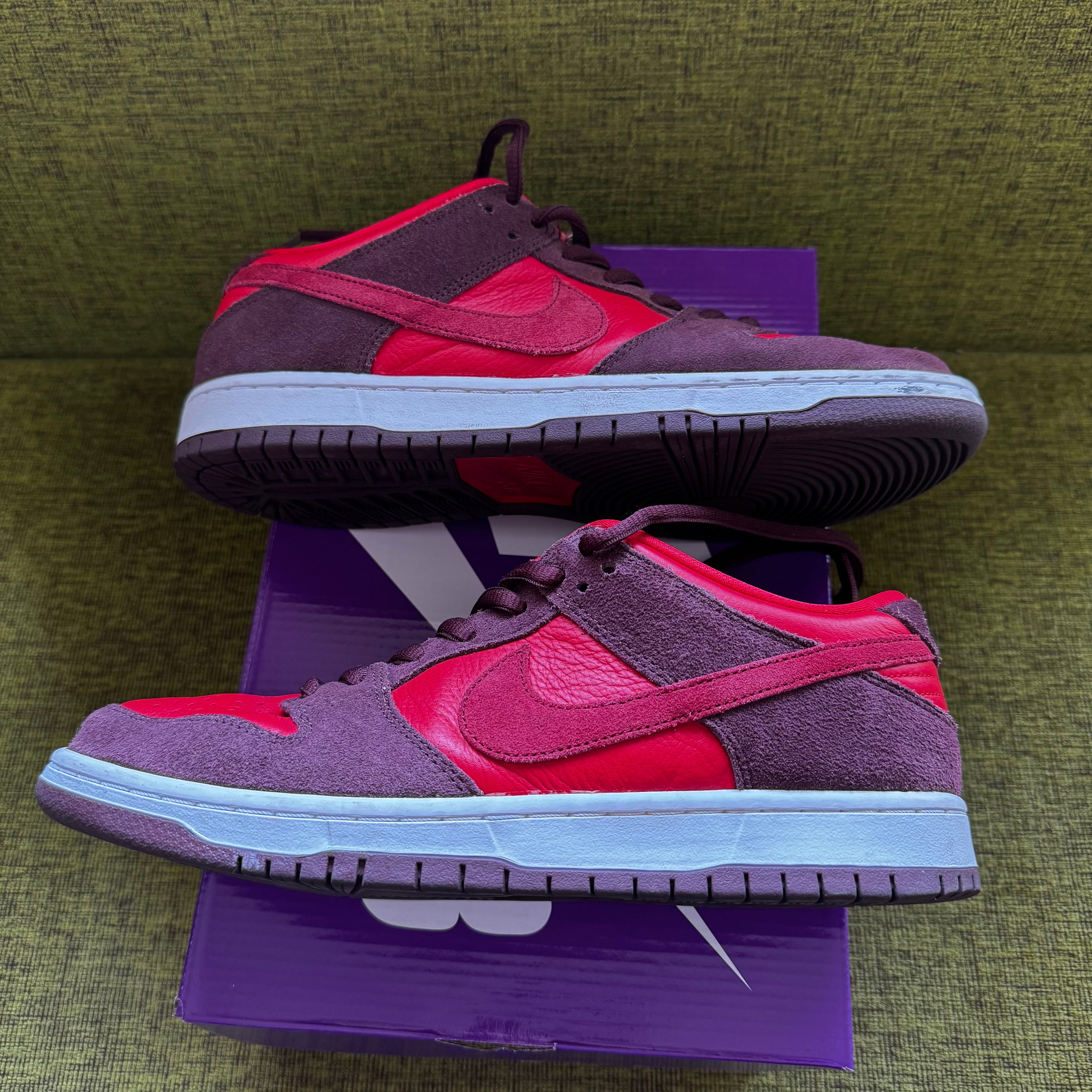 Nike SB Dunk Low "Cherry"