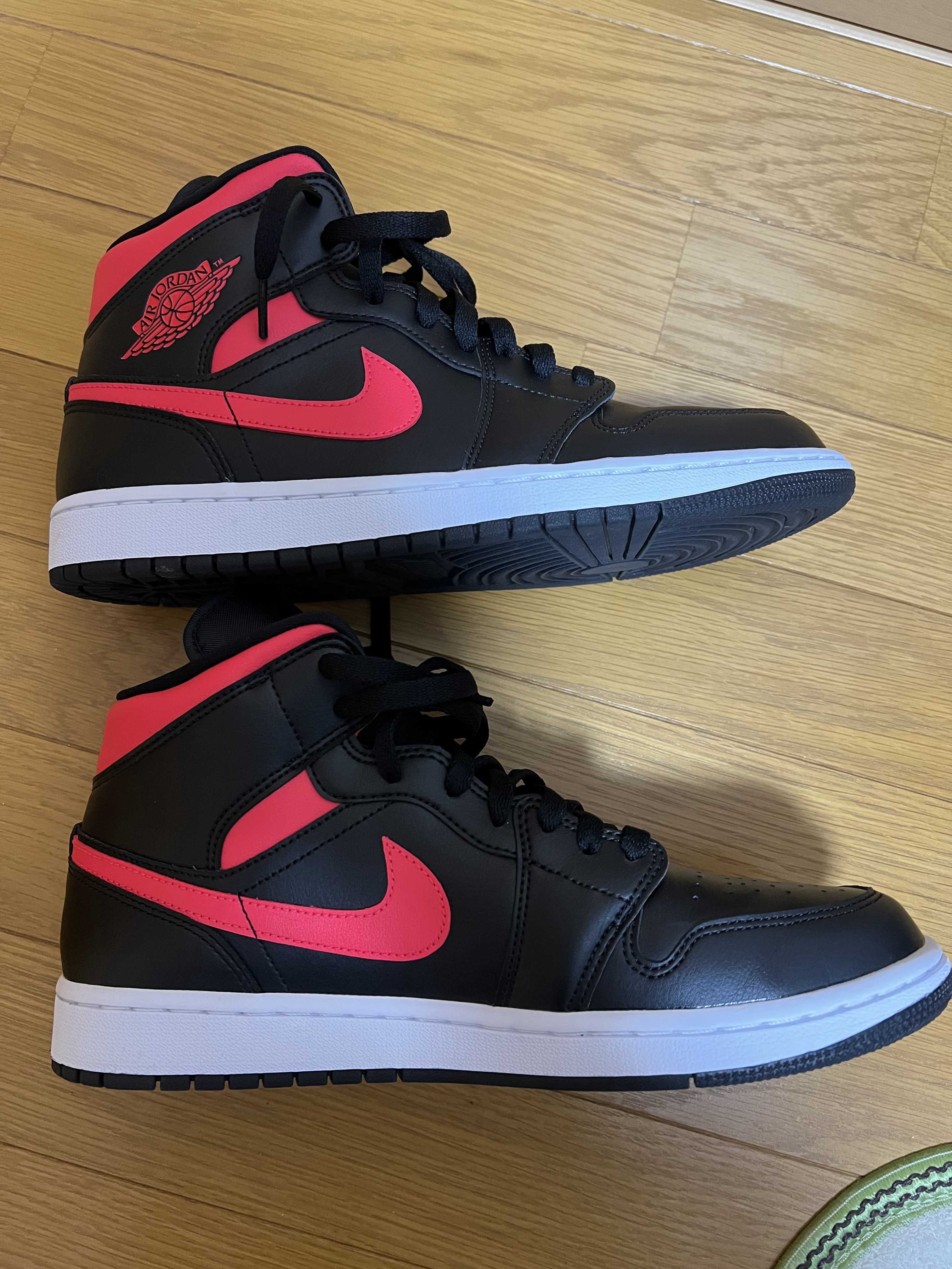 NIKE Women's AIR JORDAN 1 MID "BLACK/SIREN RED/WHITE"