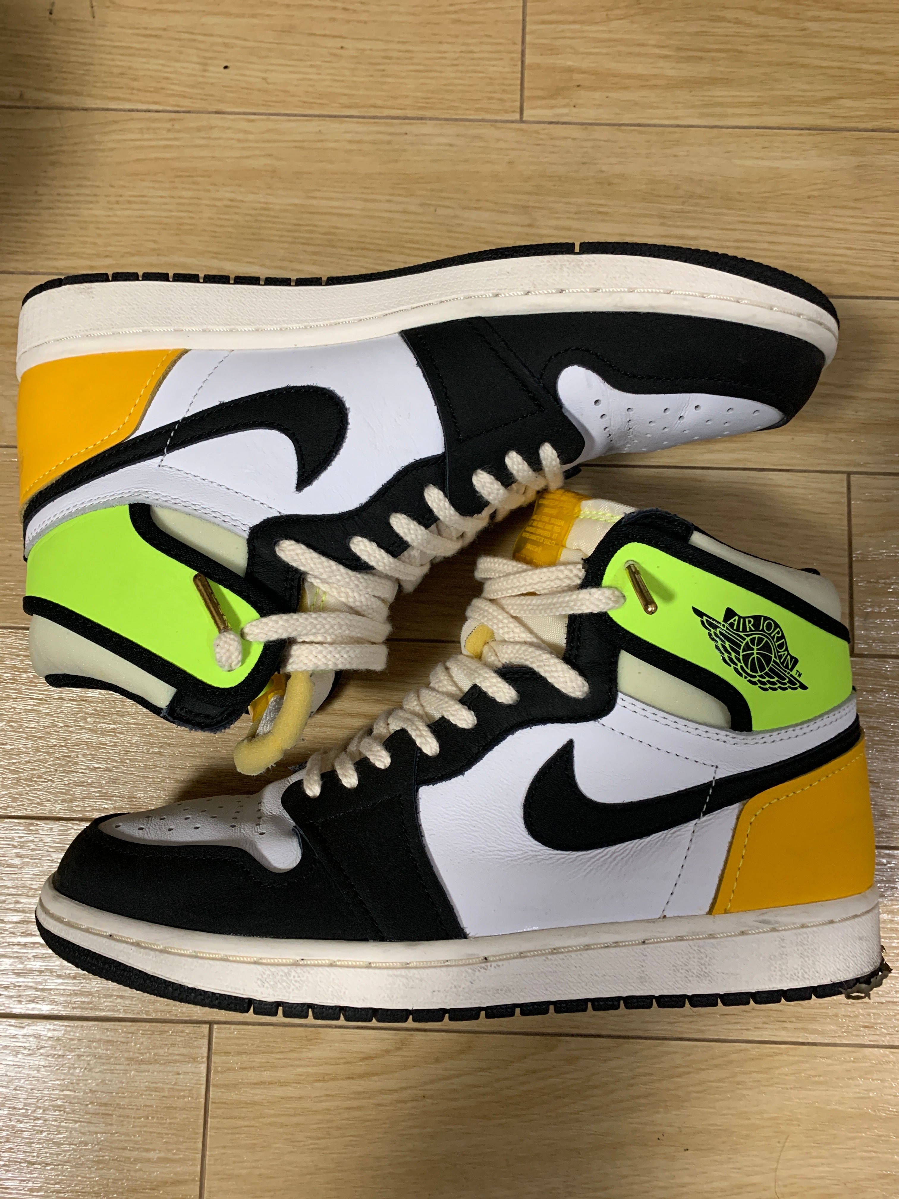Nike Air Jordan 1 High OG "Volt Gold"
