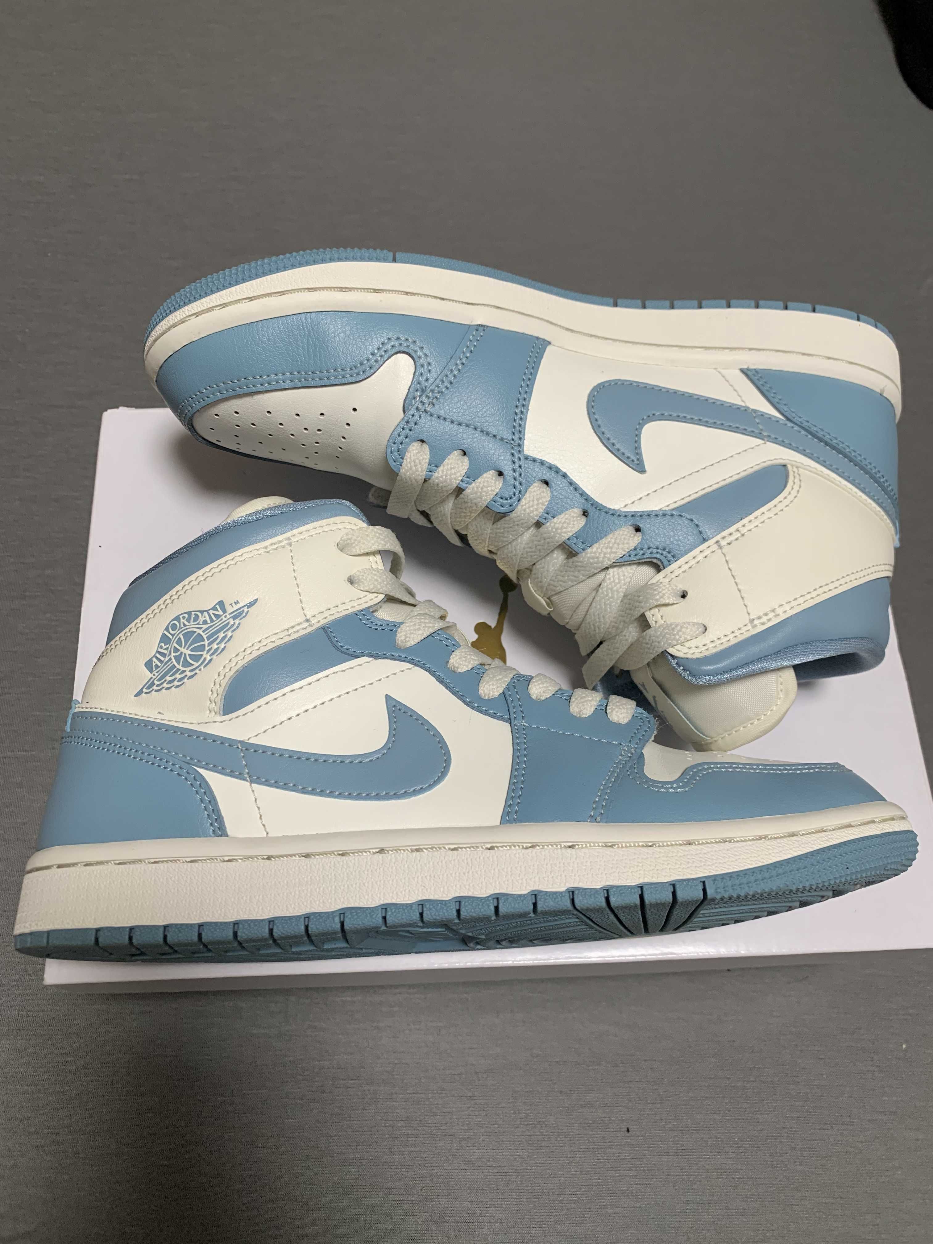 Nike Women's Air Jordan 1 Mid "University Blue"