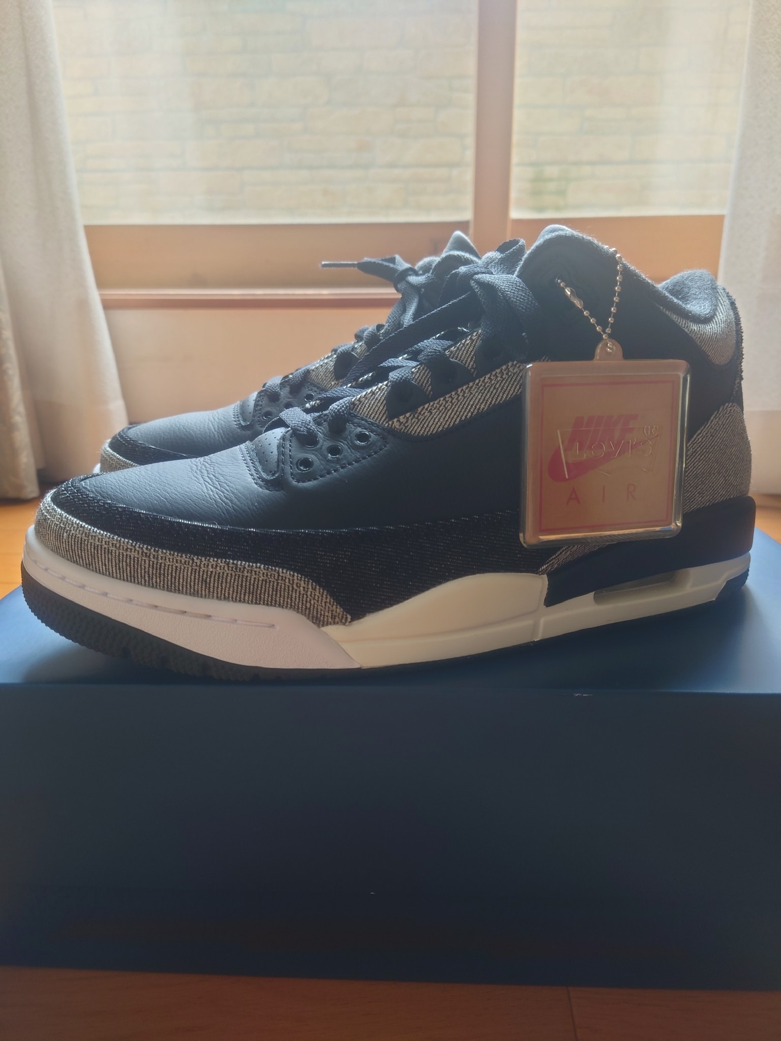 Levi's × Nike Air Jordan 3 Retro SP "Black and White" (LEVI'S Tab)
