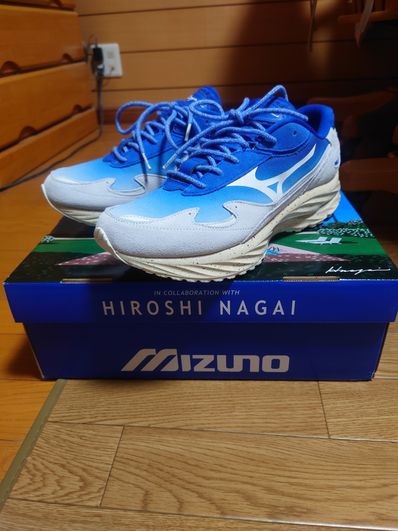 Hiroshi Nagai × Mizuno Wave Rider β "Blue/White/Sand Beige"