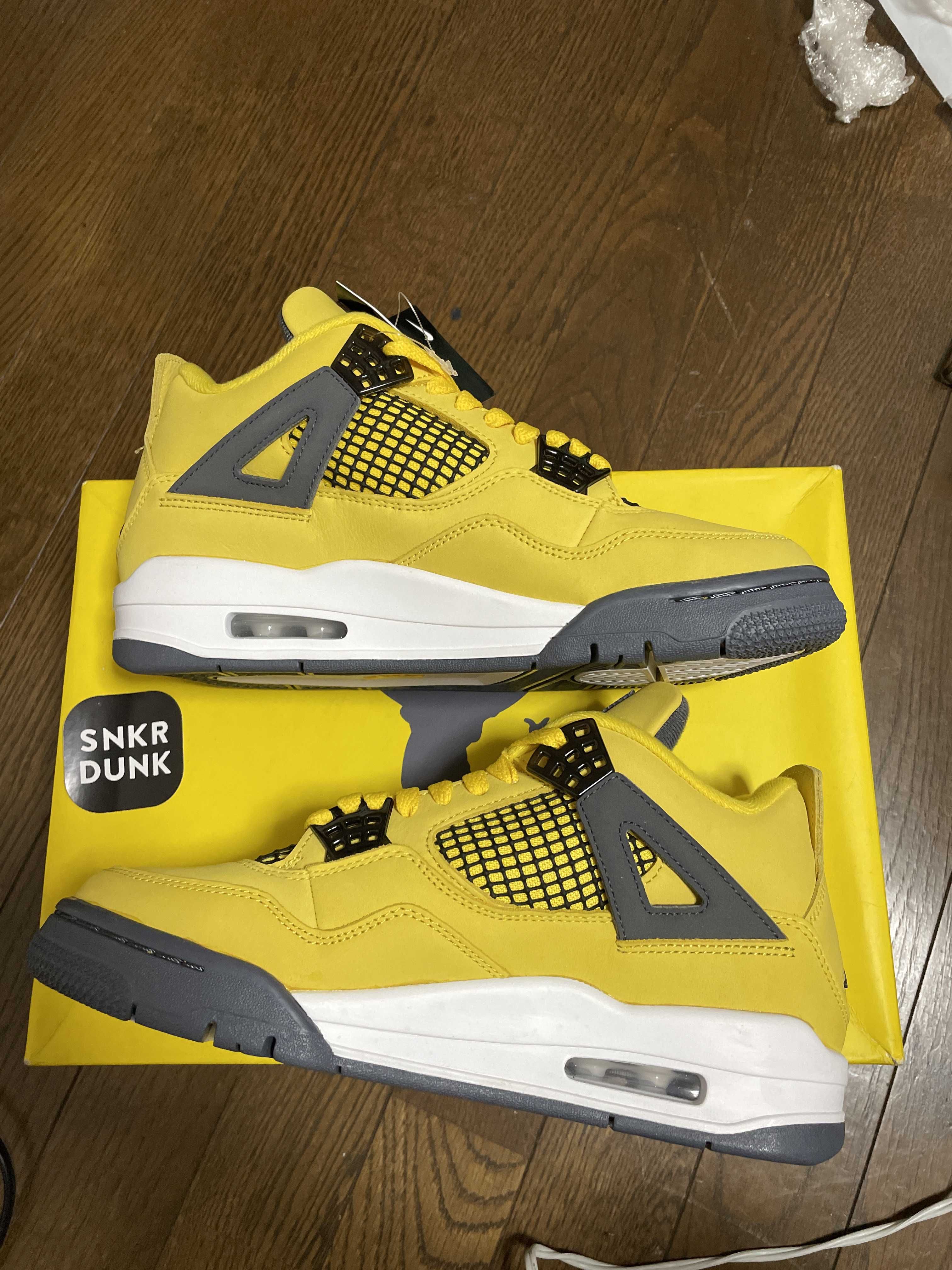 Nike Air Jordan 4 "Tour Yellow"
