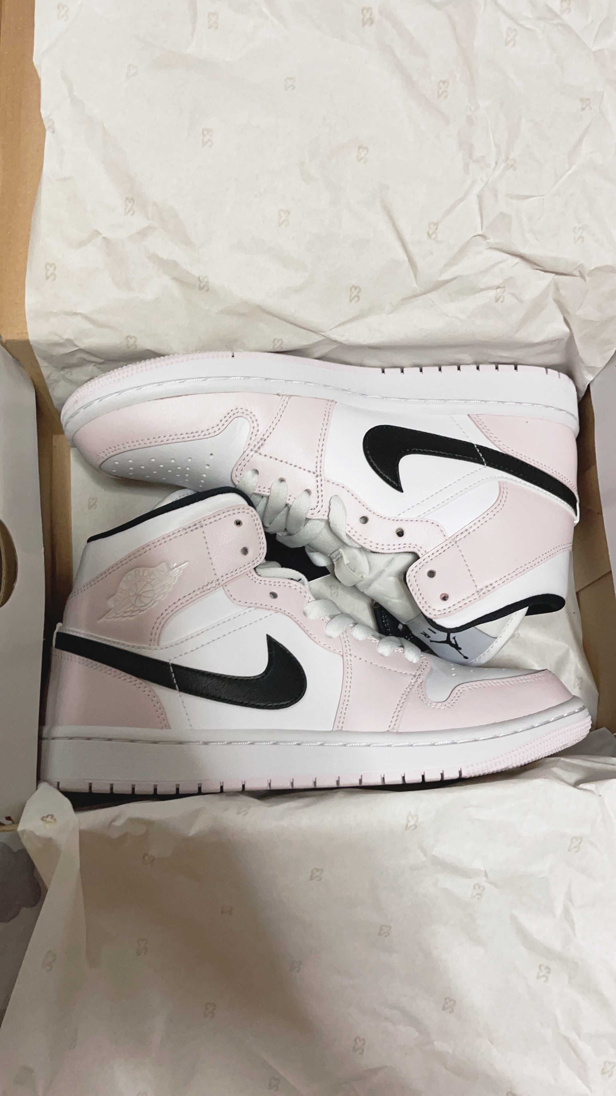 Nike Women's Air Jordan 1 Mid "Light Violet/White/Black"