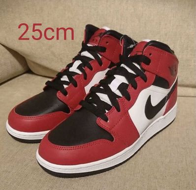 Nike Air Jordan 1 Mid "Chicago Black Toe"