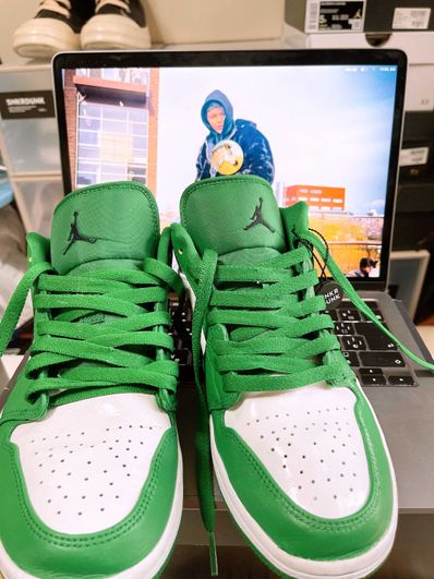 NIKE AIR JORDAN 1 LOW "PINE GREEN/WHITE"