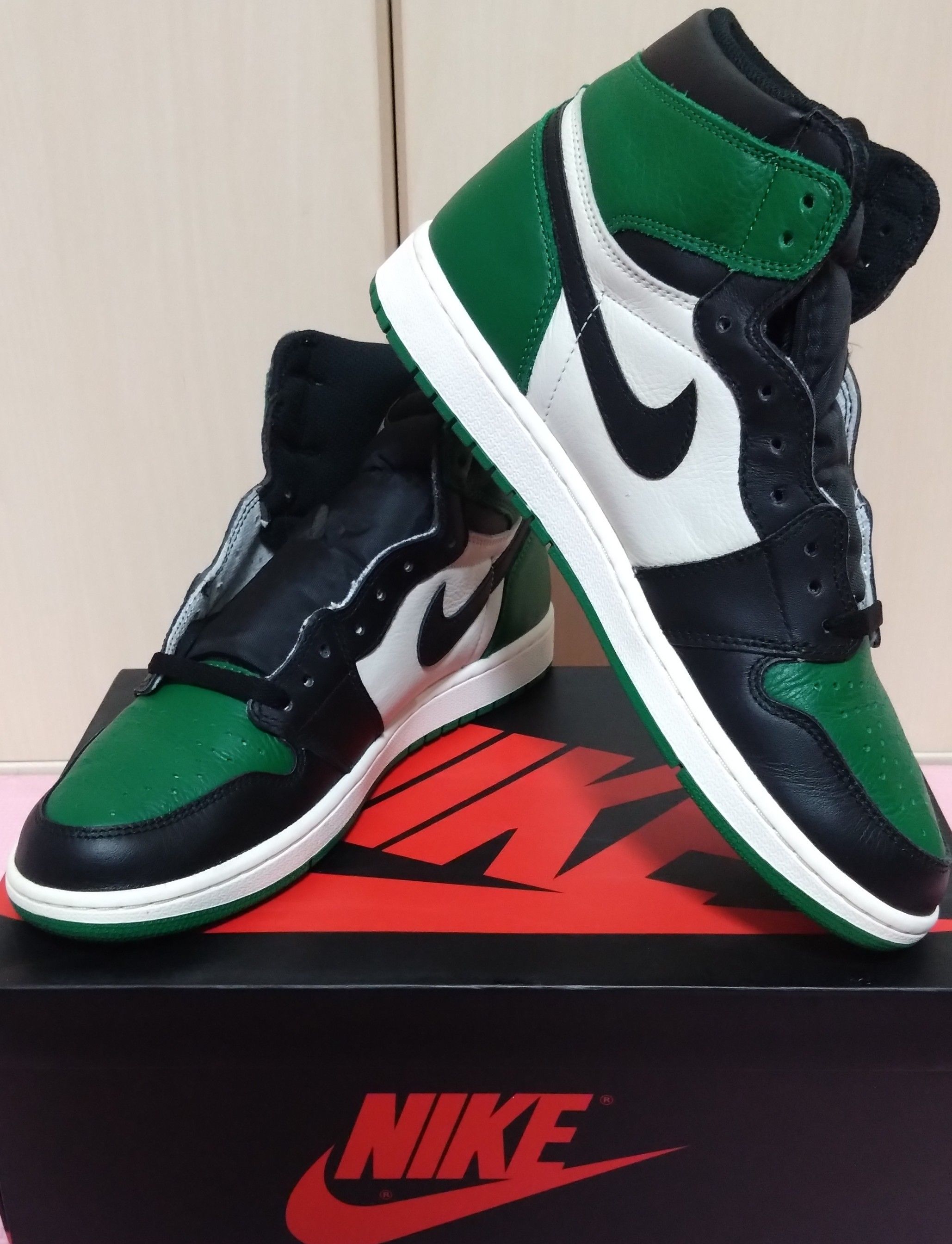 Nike Air Jordan 1 Retro High OG "Pine Green"(2018)