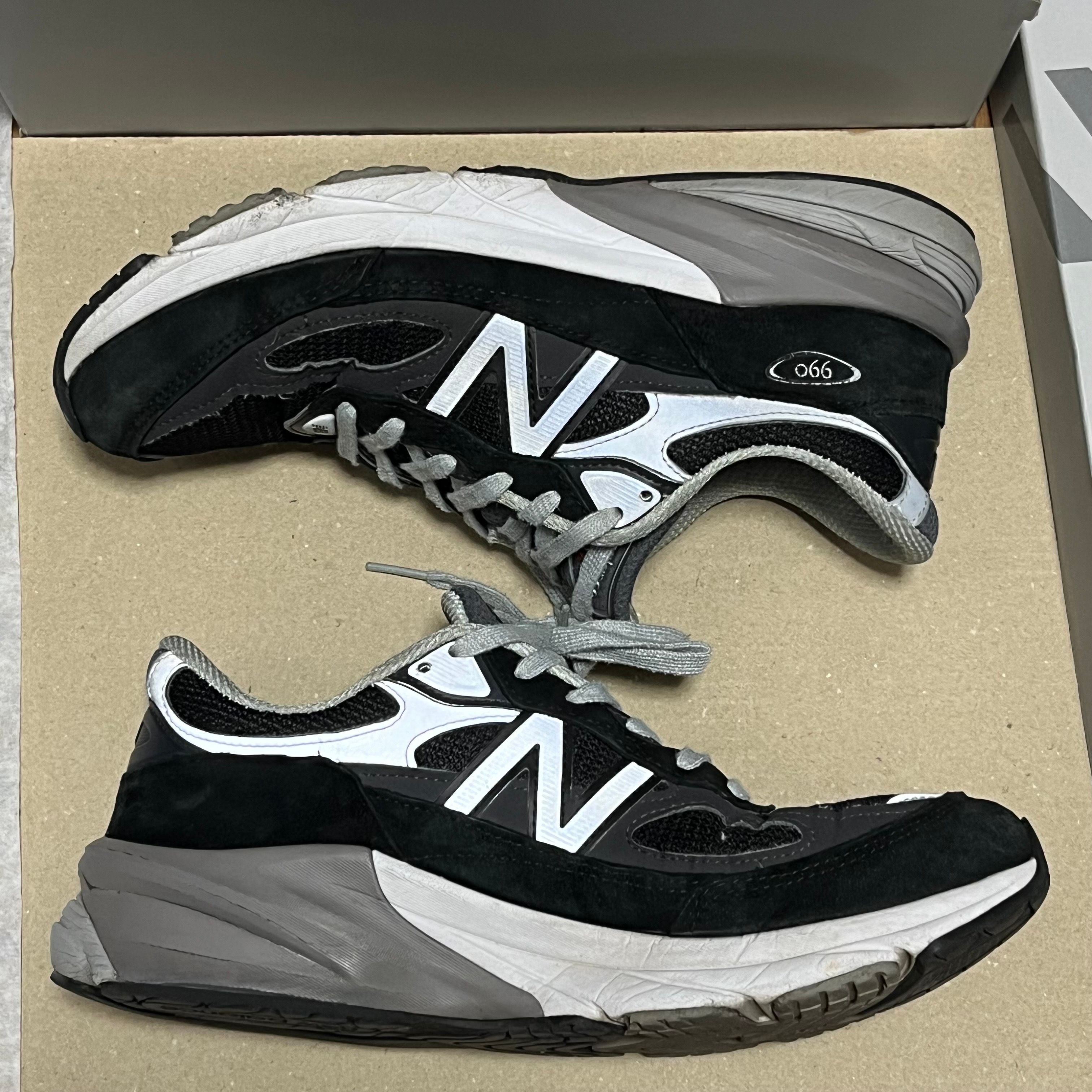 New Balance 990V6 "Black" (Heel NB Logo)