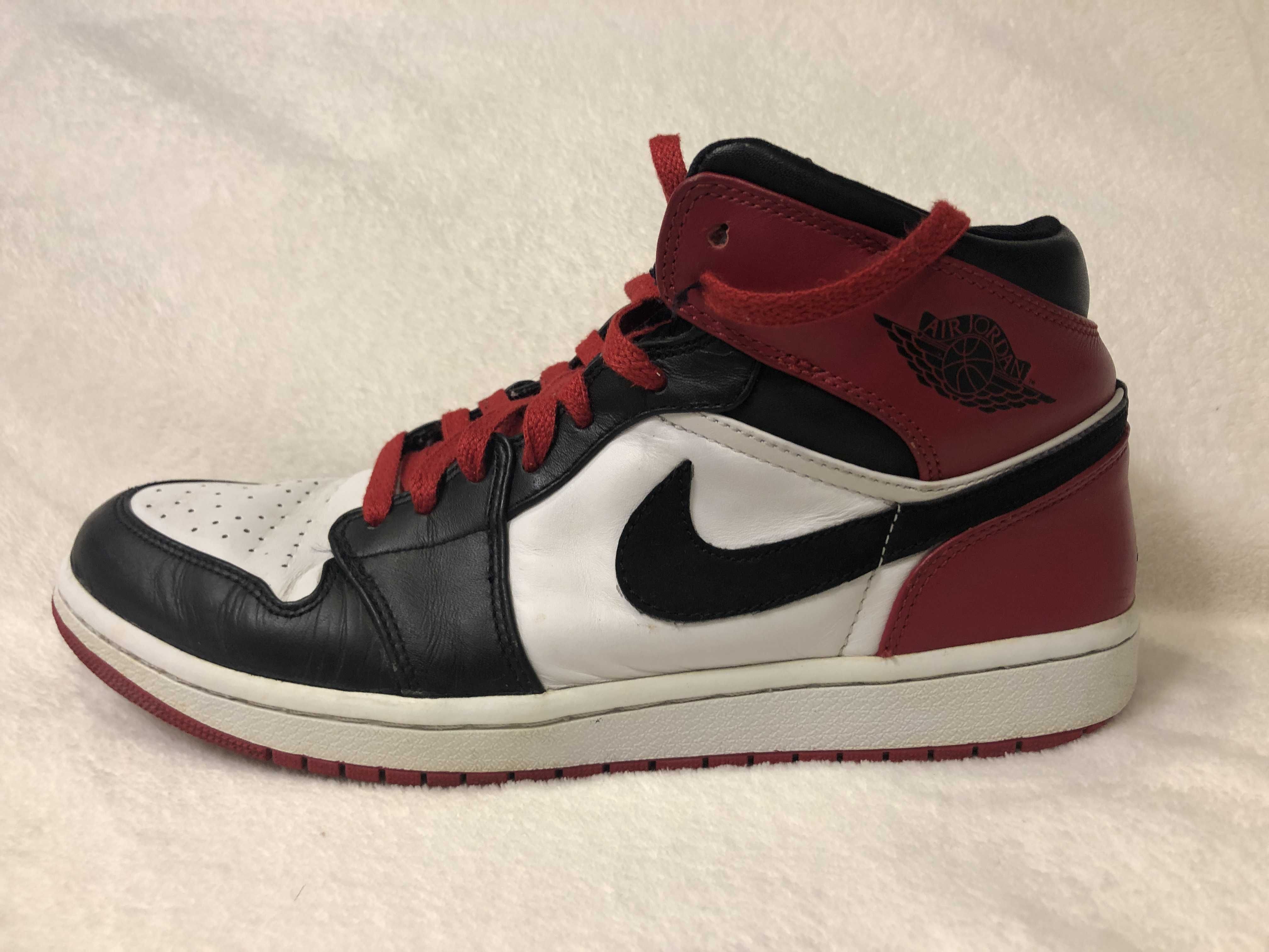 Nike Air Jordan 1 Retro High OG "Black Toe" (2013)