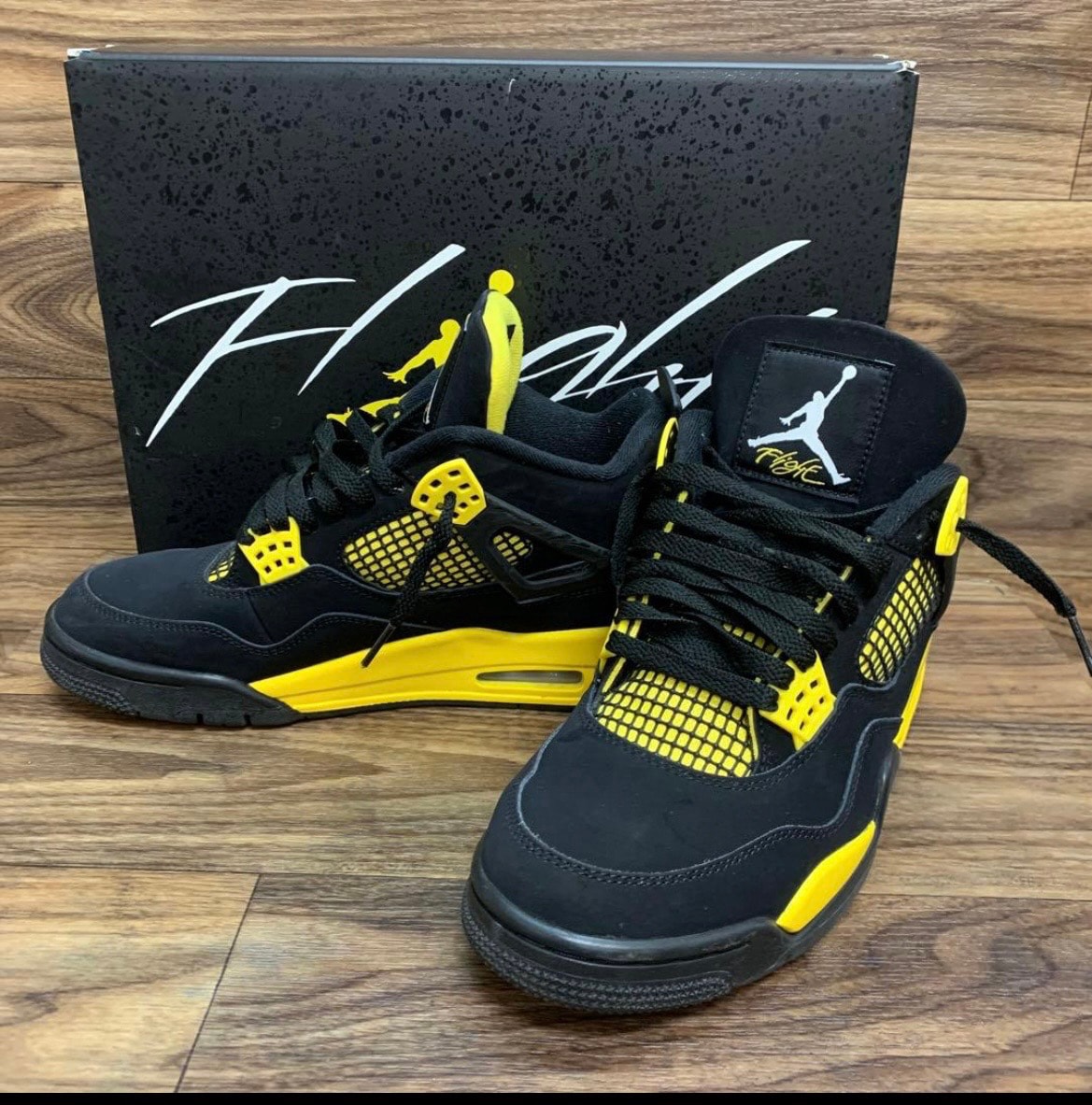 Nike Air Jordan 4 Retro "Thunder"(2023)