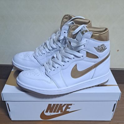 Nike Women's Air Jordan 1 Retro High OG "White and Gold"