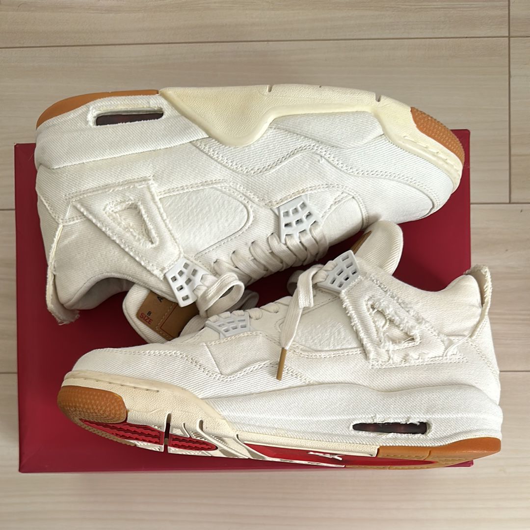 NIKE × LEVI’S AIR JORDAN 4 "WHITE DENIM"(タグ:LEVIS®)
