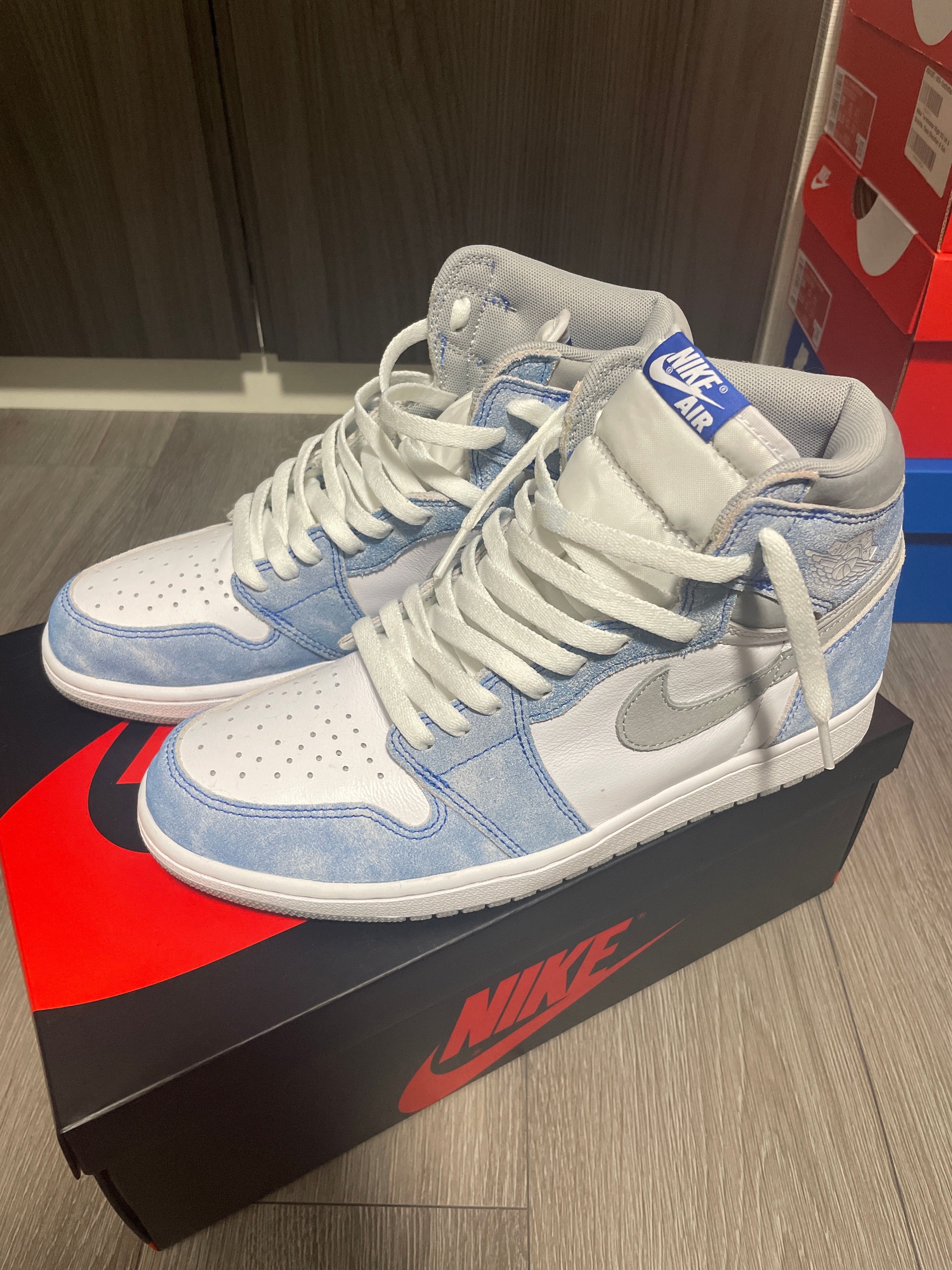 Nike Air Jordan 1 High OG "Hyper Royal"