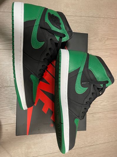 Nike Air Jordan 1 Retro High OG "Black/Pine Green" (2020)