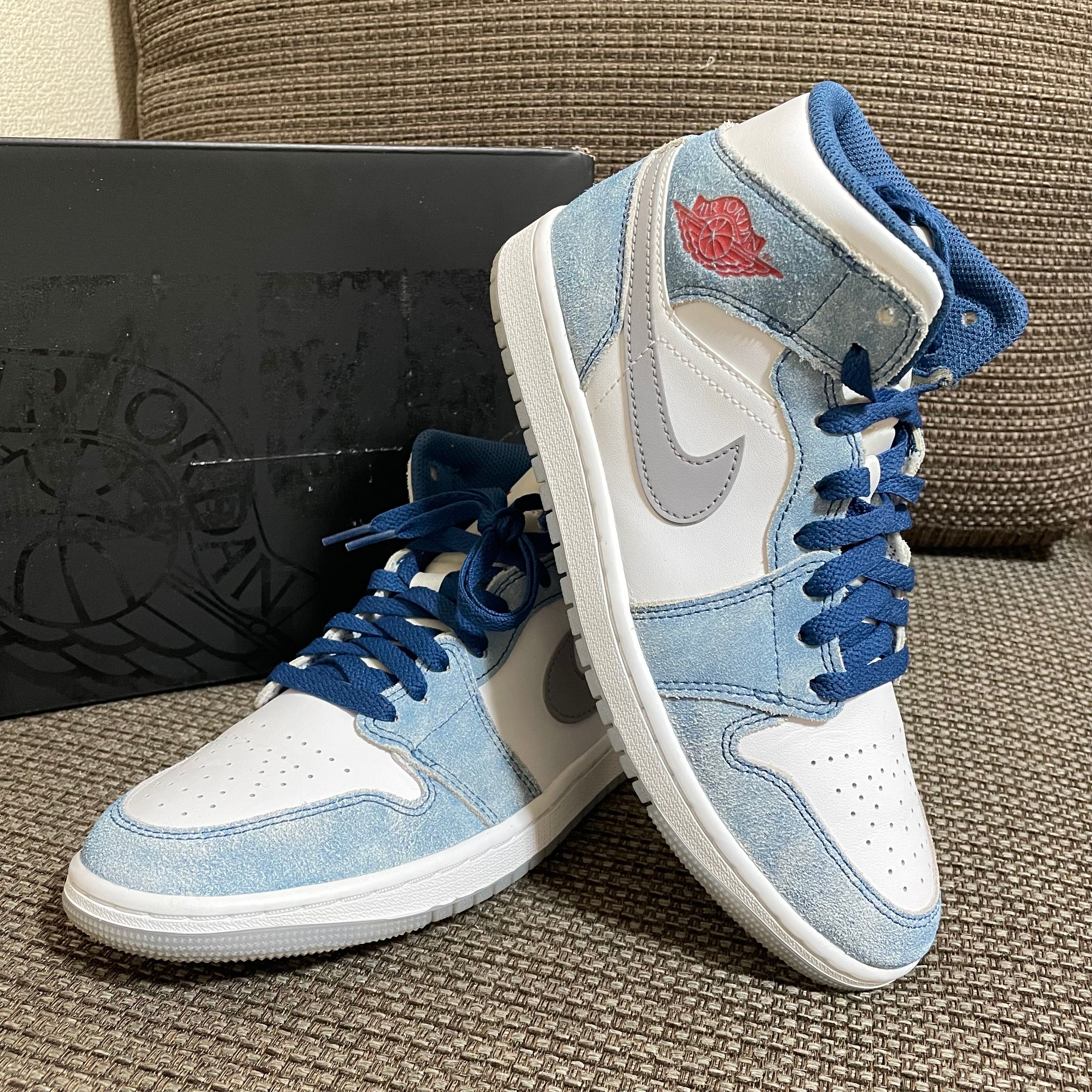 Nike Air Jordan 1 Mid SE "White/Hyper Royal/Red"