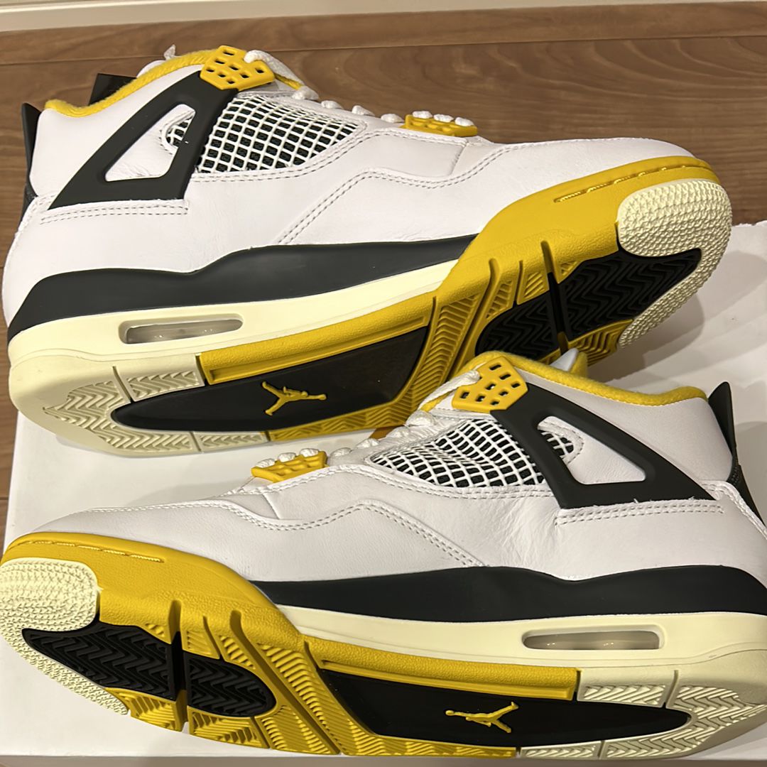 Nike Women's Air Jordan 4 Retro "Vivid Sulfur"