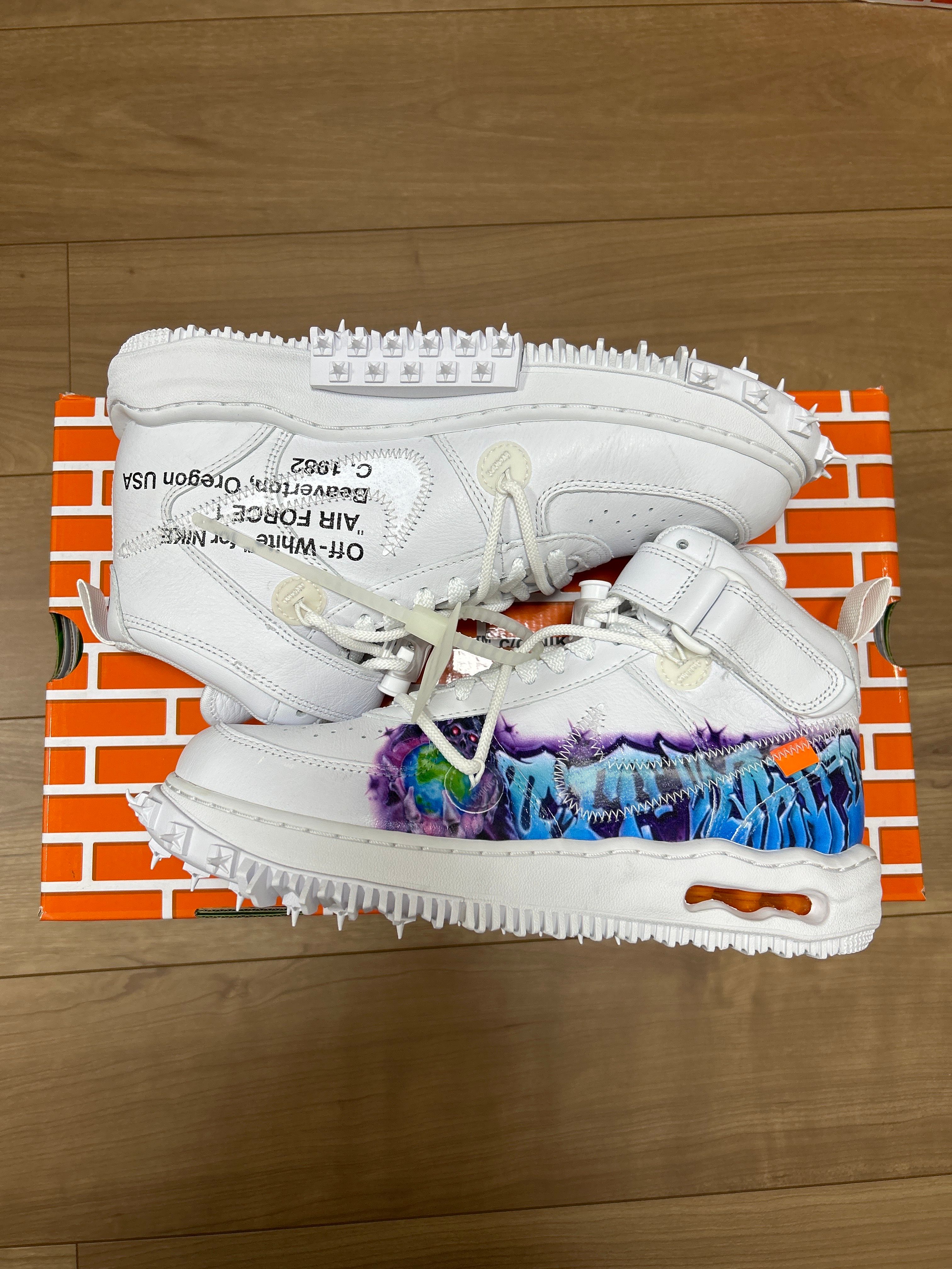 Off-White × Nike Air Force 1 Mid "Graffiti"