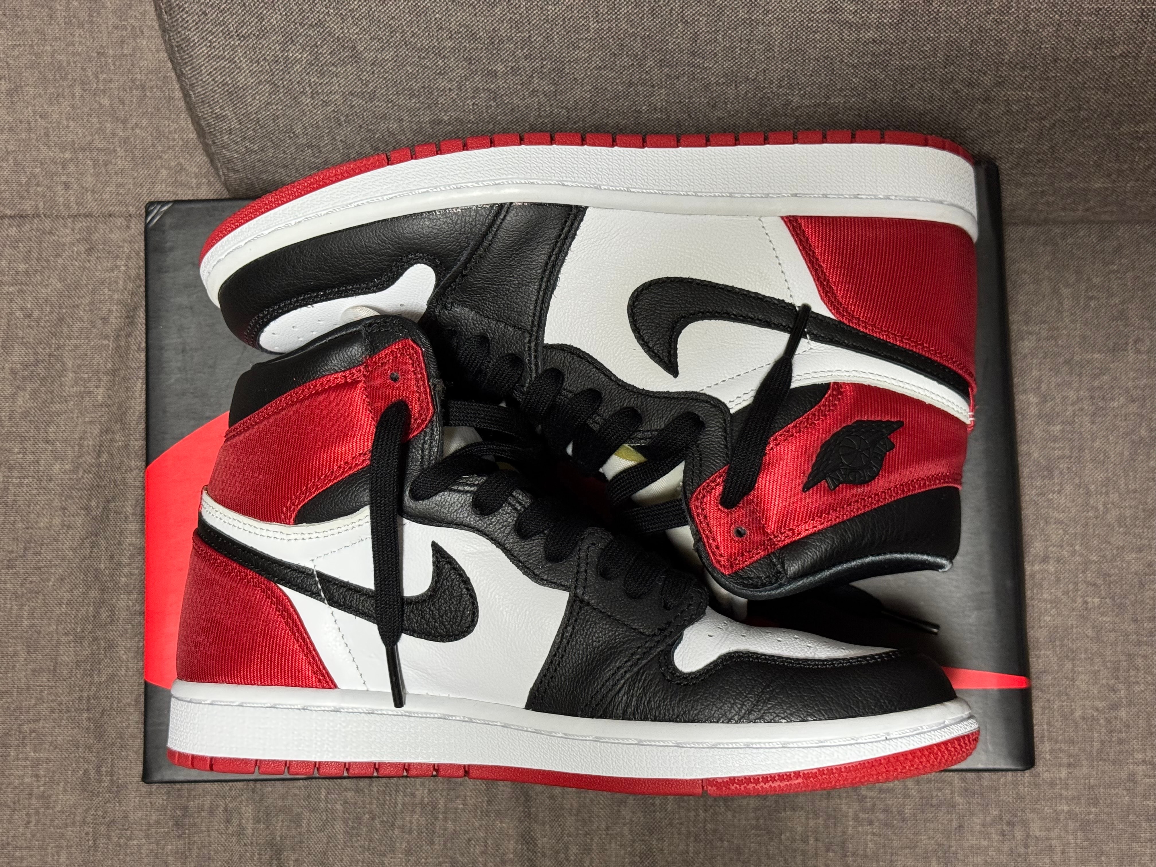 Nike Women's Air Jordan 1 Retro High "Satin Black Toe"
