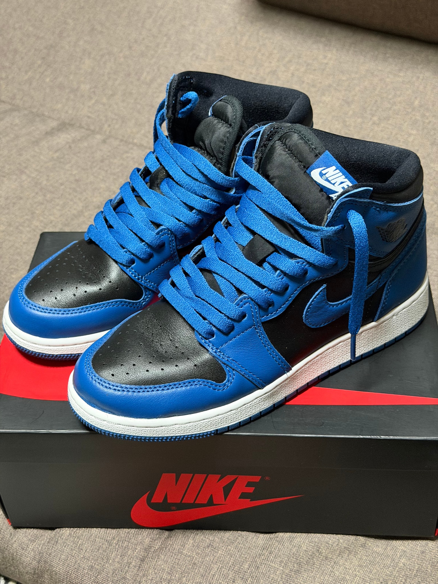 Nike GS Air Jordan 1 Retro High OG "Dark Marina Blue"