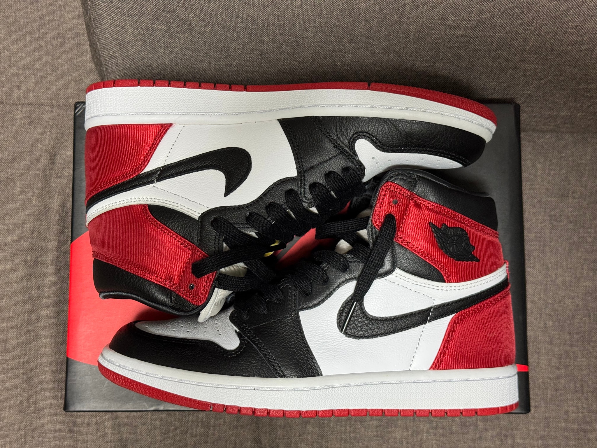 Nike Women's Air Jordan 1 Retro High "Satin Black Toe"