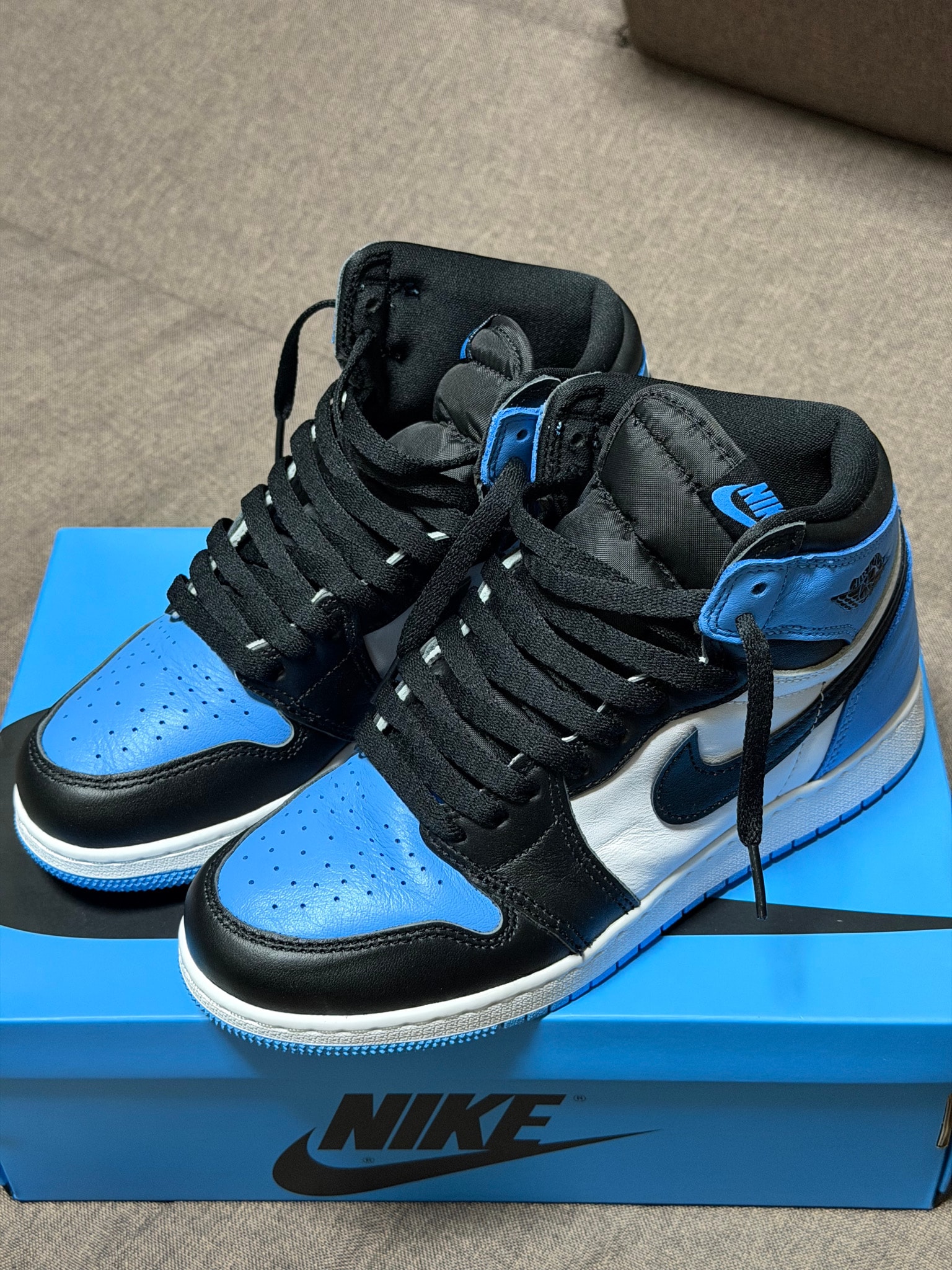 Nike GS Air Jordan 1 Retro High OG "University Blue/UNC Toe"