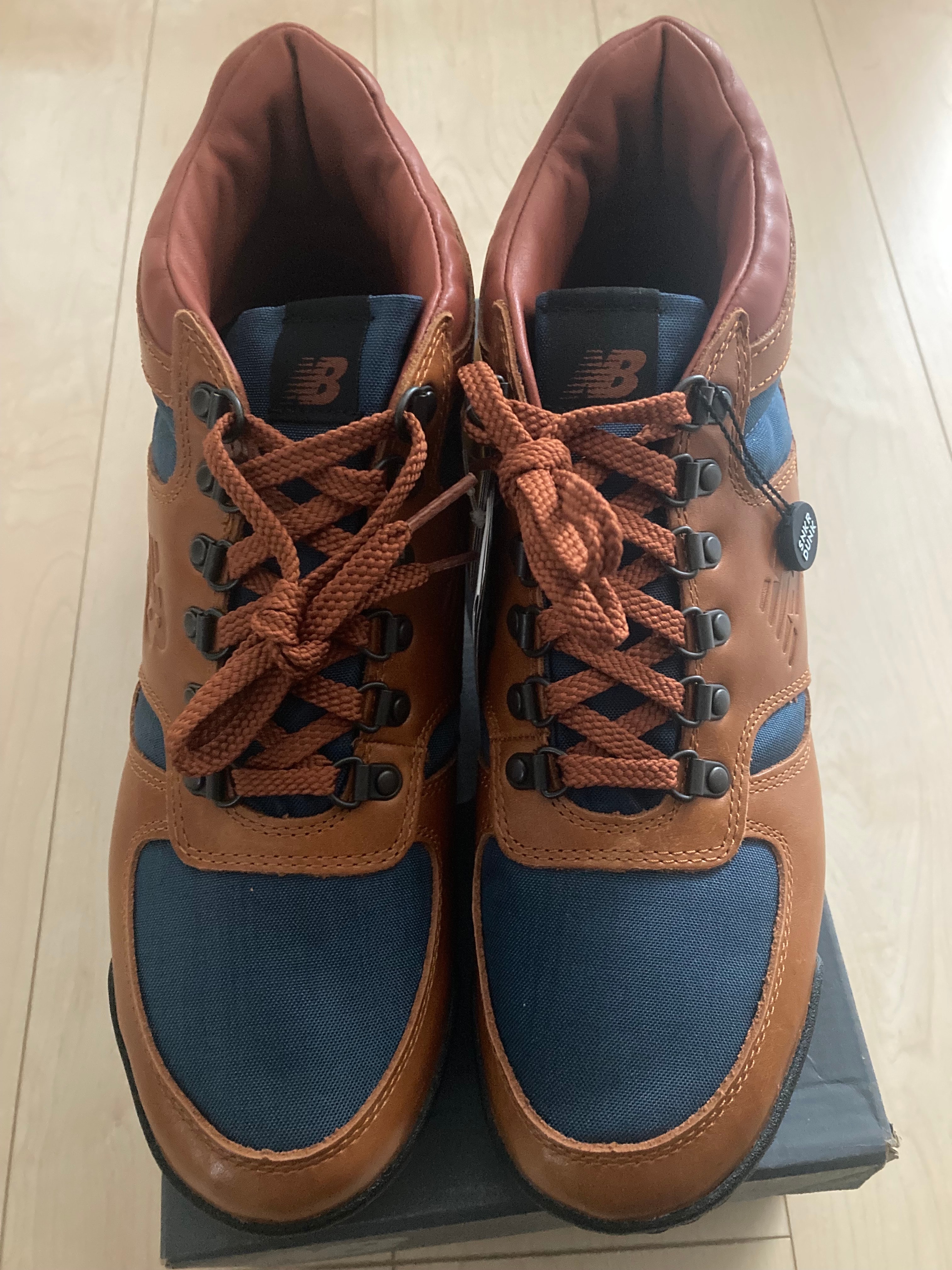 ニューバランス レーニア "ブラウン"