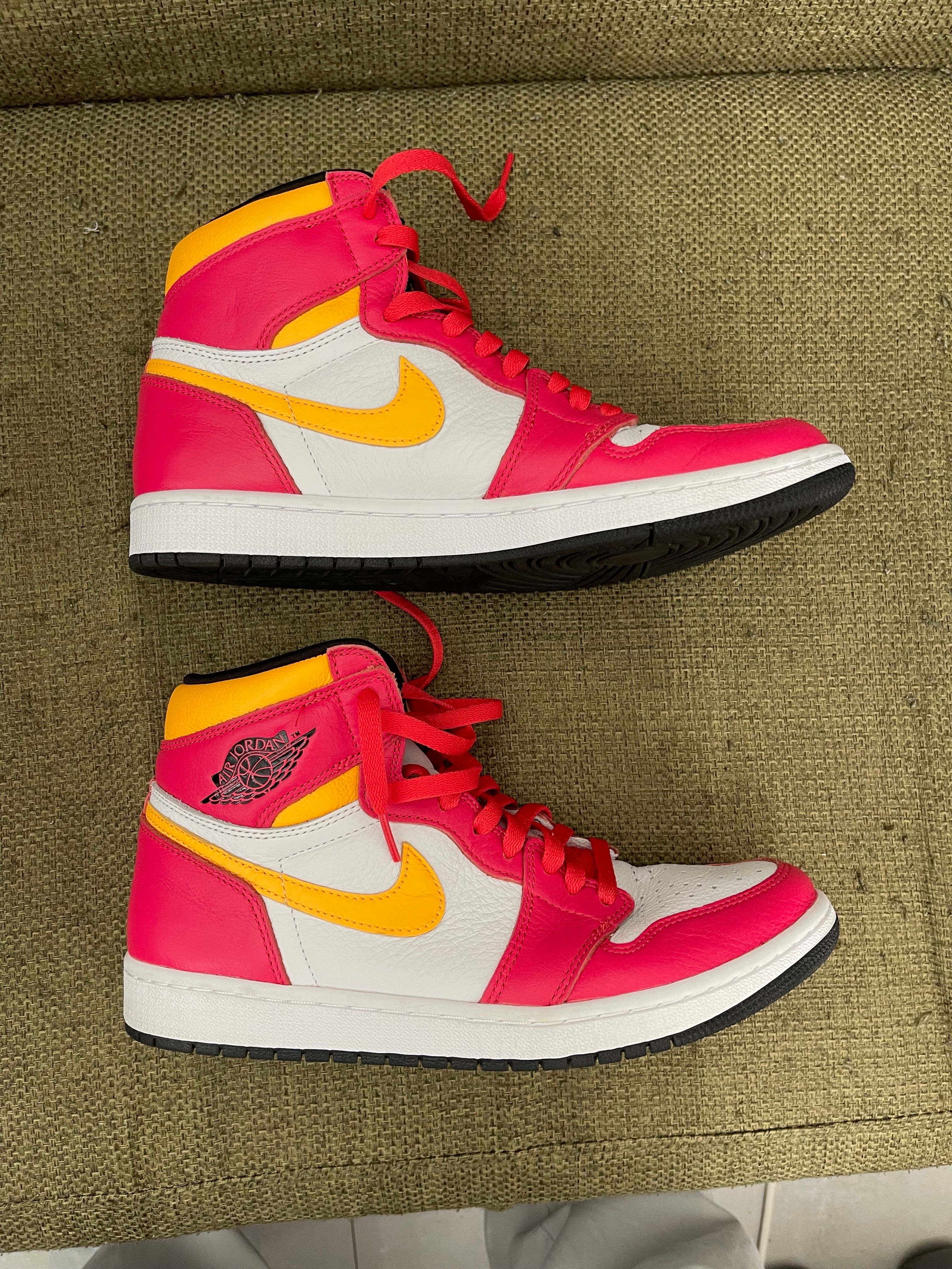 Nike Air Jordan 1 High OG "Light Fusion Red"